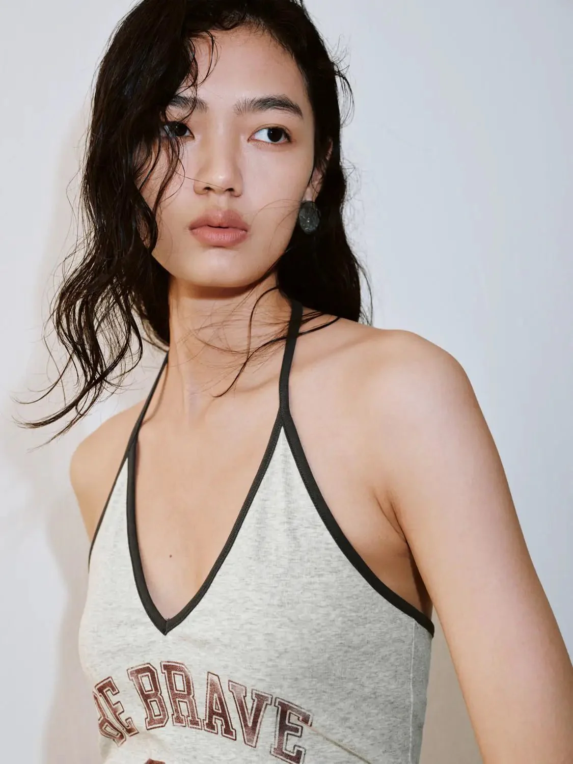 17647-cotton-blend-halter-neck-printed-skinny-fit-tank-tops-3.webp Cotton Blend Halter Neck Printed Skinny Fit Tank Tops