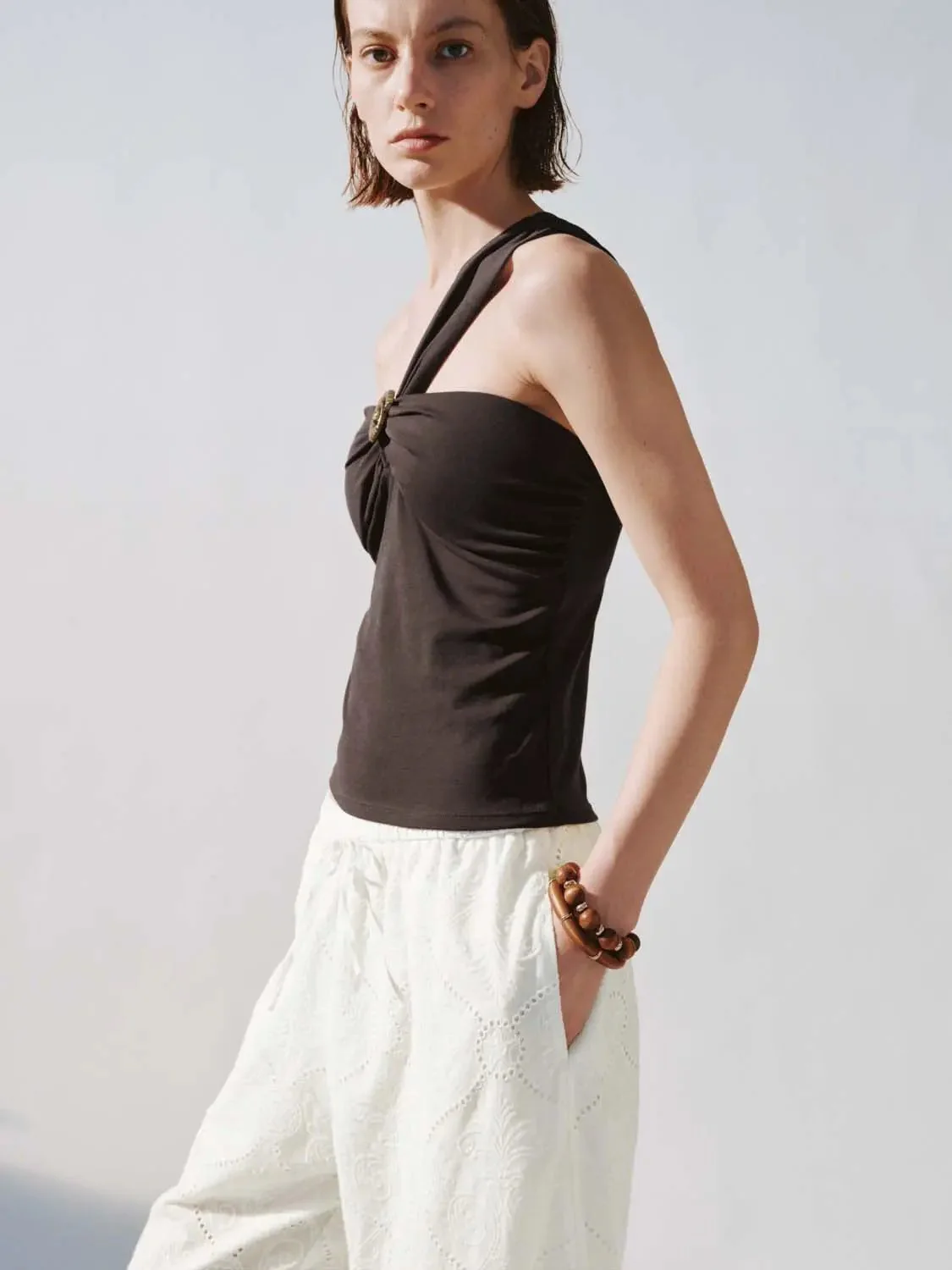 17712-cotton-blend-one-shoulder-bandeau-with-gold-button-top-2.webp Cotton Blend One-Shoulder Bandeau With Gold Button Top