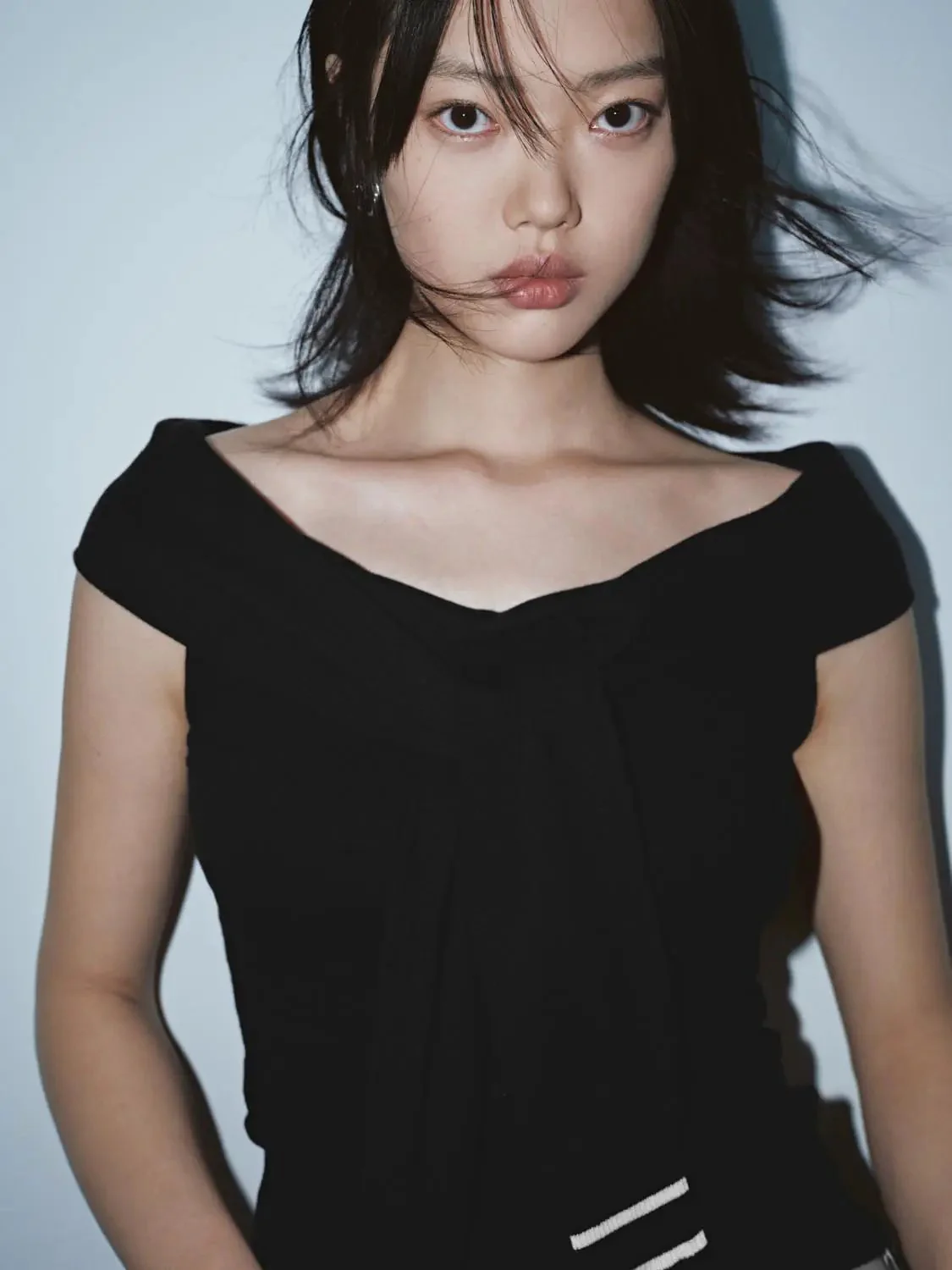 17748-tie-front-off-shoulder-knitted-t-shirts-19.webp Tie Front Off Shoulder Knitted T-Shirts