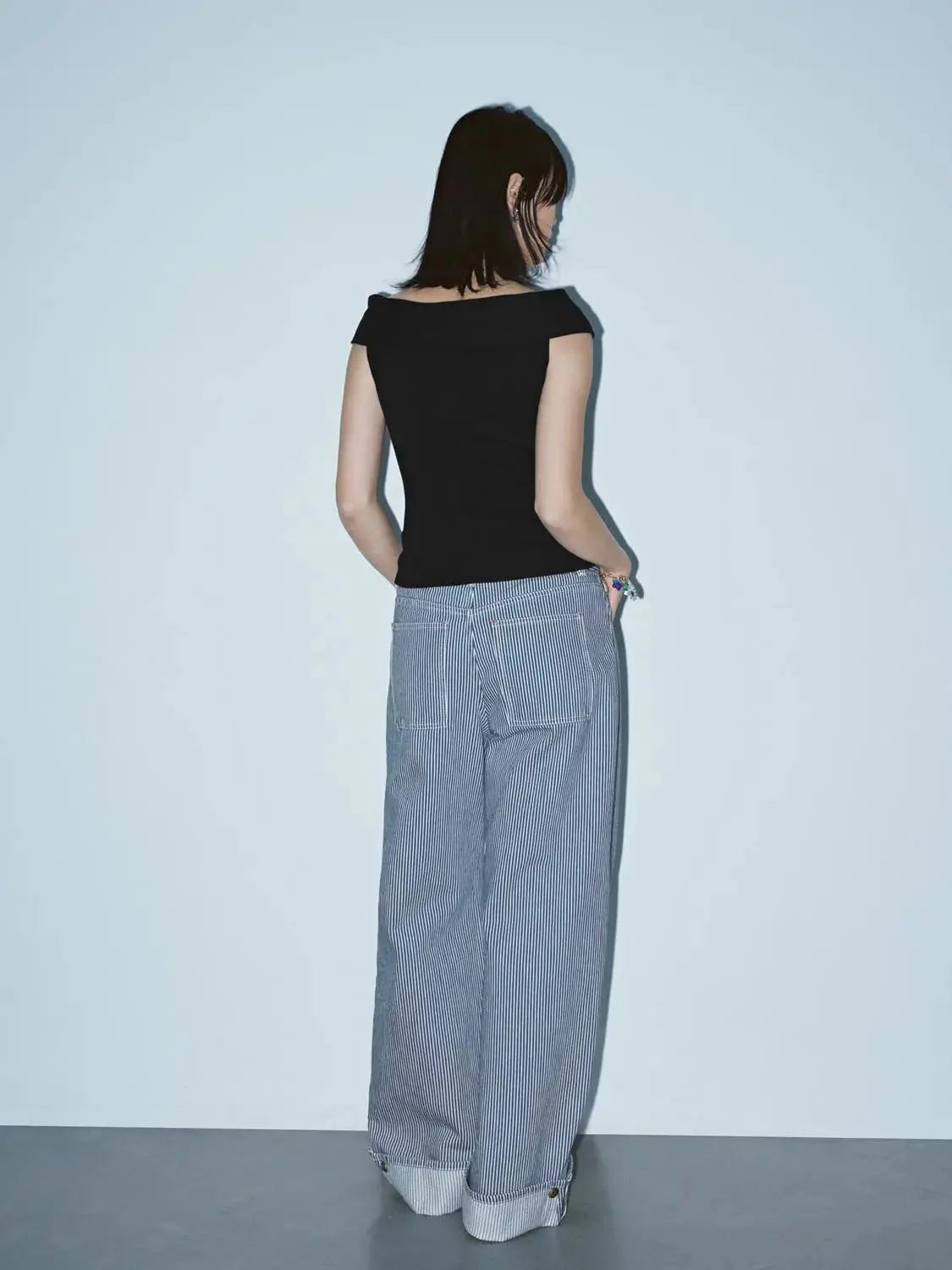 17748-tie-front-off-shoulder-knitted-t-shirts-22.webp Tie Front Off Shoulder Knitted T-Shirts