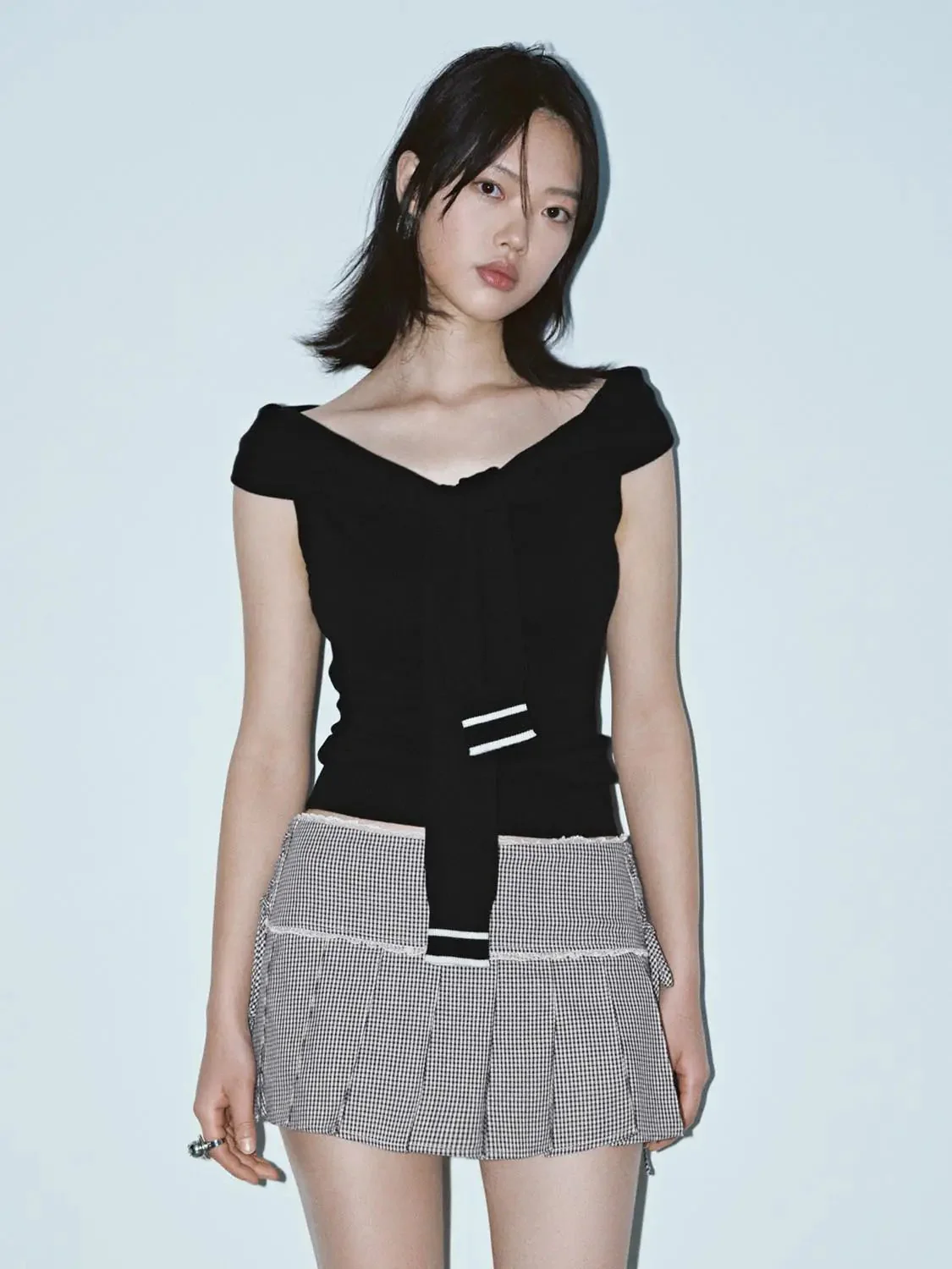 17748-tie-front-off-shoulder-knitted-t-shirts-25.webp Tie Front Off Shoulder Knitted T-Shirts