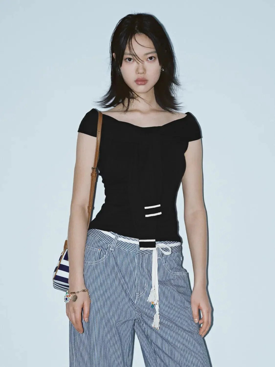 17748-tie-front-off-shoulder-knitted-t-shirts-27.webp Tie Front Off Shoulder Knitted T-Shirts