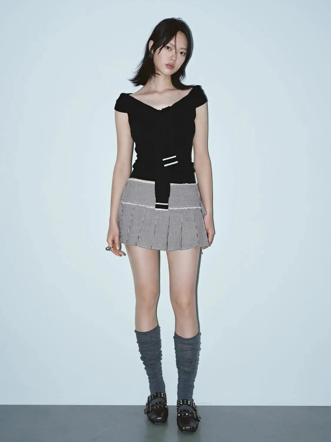 17748-tie-front-off-shoulder-knitted-t-shirts-4.webp Tie Front Off Shoulder Knitted T-Shirts