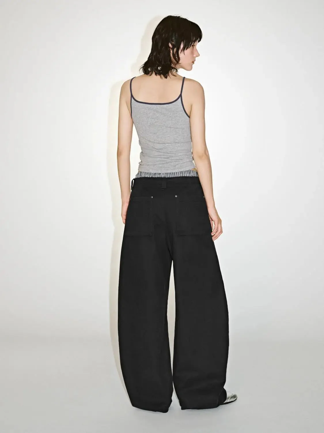 17859-contrast-trim-barrel-leg-pants-4.webp Contrast Trim Barrel Leg Pants