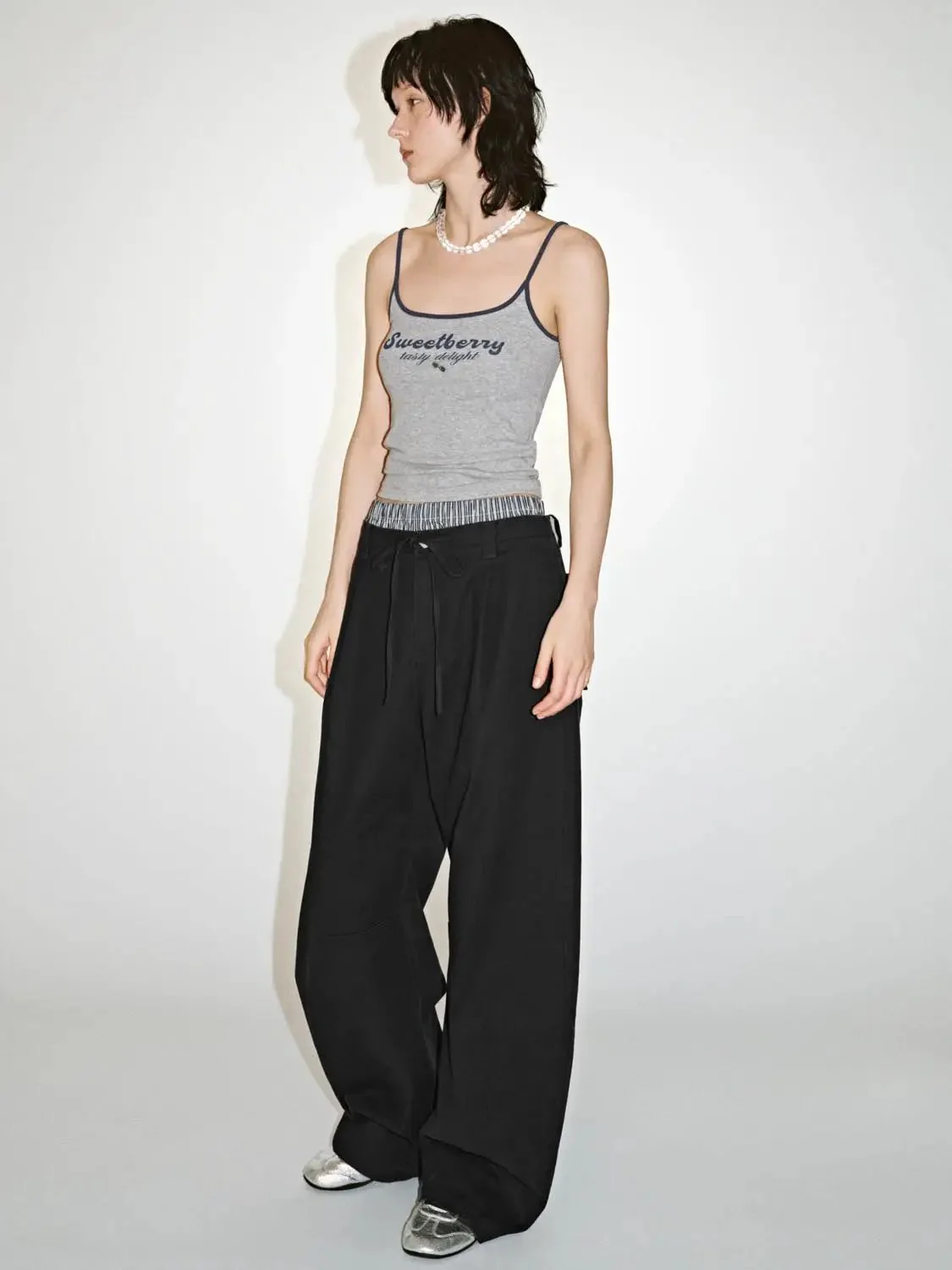 17859-contrast-trim-barrel-leg-pants-6.webp Contrast Trim Barrel Leg Pants