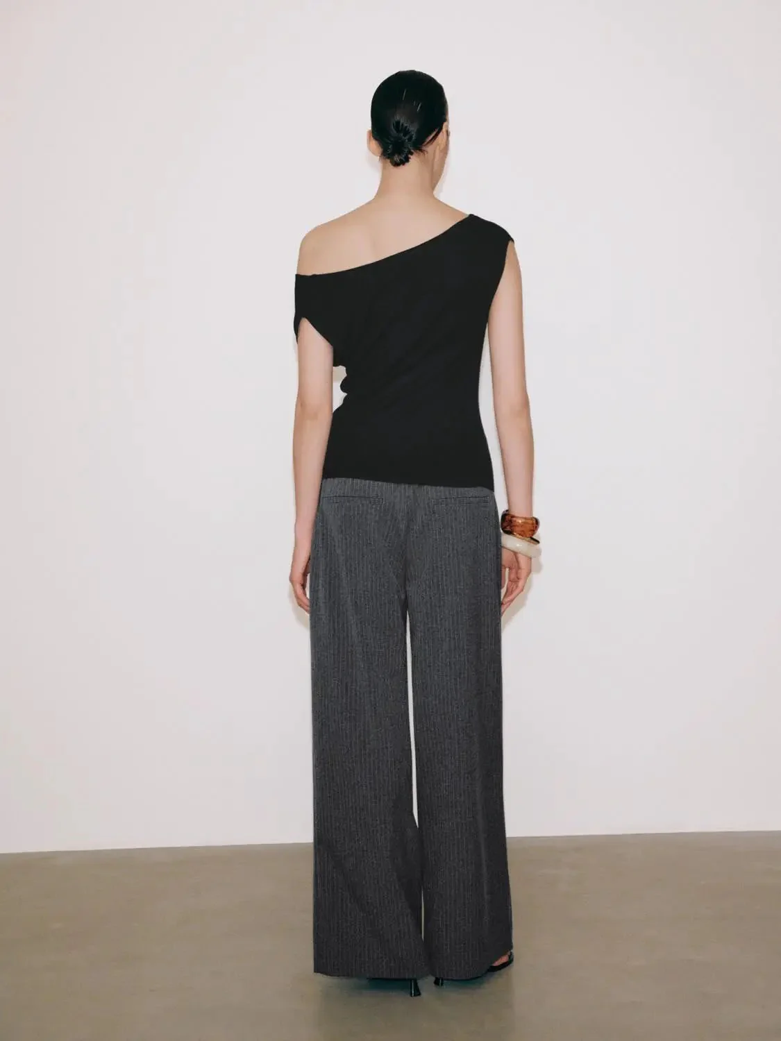 17883-one-shoulder-capped-sleeve-knitted-t-shirts-6.webp One Shoulder Capped Sleeve Knitted T-Shirts