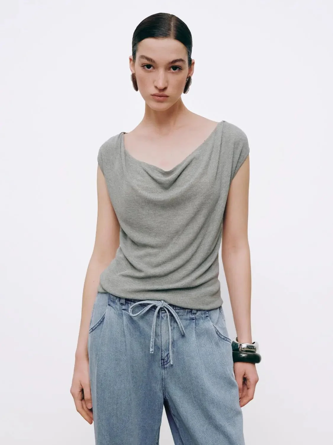 17883-one-shoulder-capped-sleeve-knitted-t-shirts-9.webp One Shoulder Capped Sleeve Knitted T-Shirts