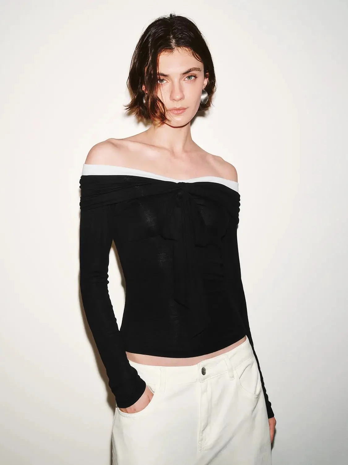 17894-knot-front-off-shoulder-long-sleeve-lyocell-wool-blend-top-1.webp Knot Front Off Shoulder Long Sleeve Lyocell Wool Blend Top