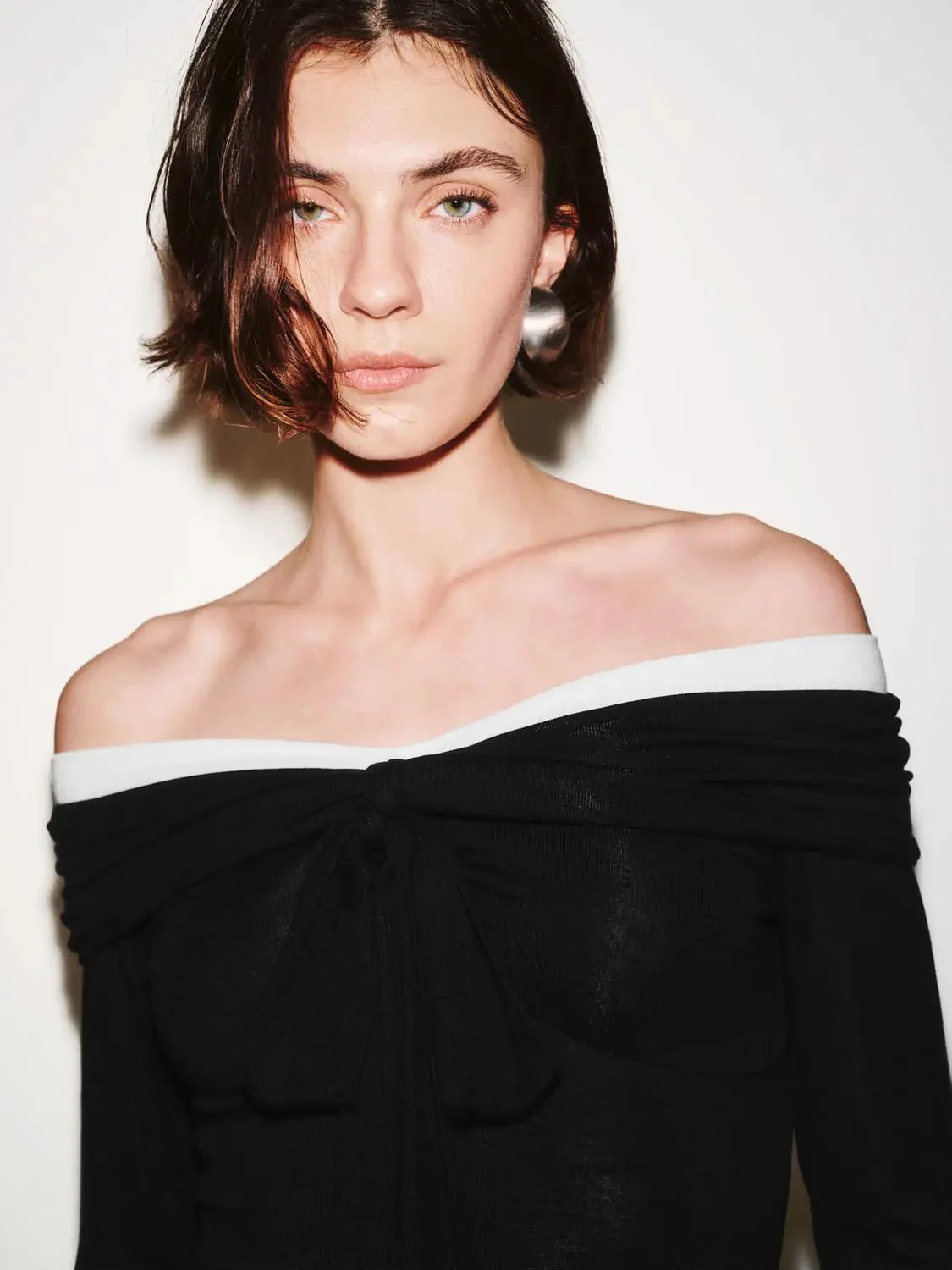 17894-knot-front-off-shoulder-long-sleeve-lyocell-wool-blend-top-3.webp Knot Front Off Shoulder Long Sleeve Lyocell Wool Blend Top