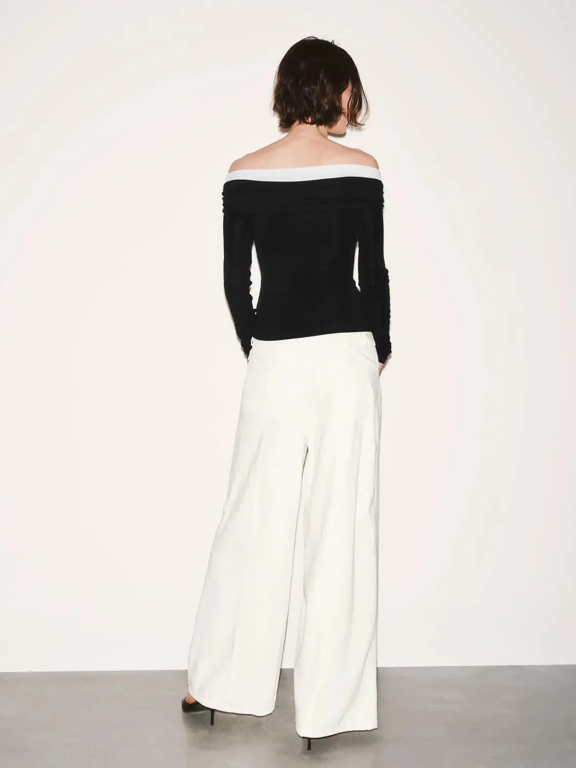 17894-knot-front-off-shoulder-long-sleeve-lyocell-wool-blend-top-6.webp Knot Front Off Shoulder Long Sleeve Lyocell Wool Blend Top