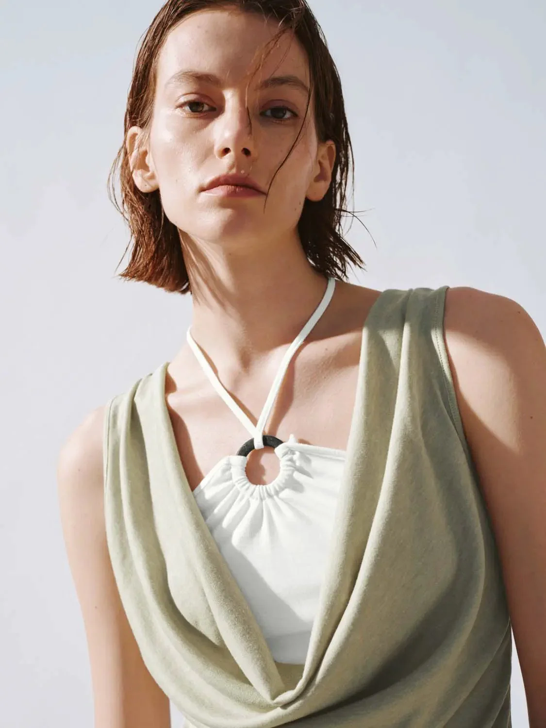 18004-2-in-1-contrast-cowl-neck-ruched-t-shirts-3.webp 2-In-1 Contrast Cowl Neck Ruched T-Shirts