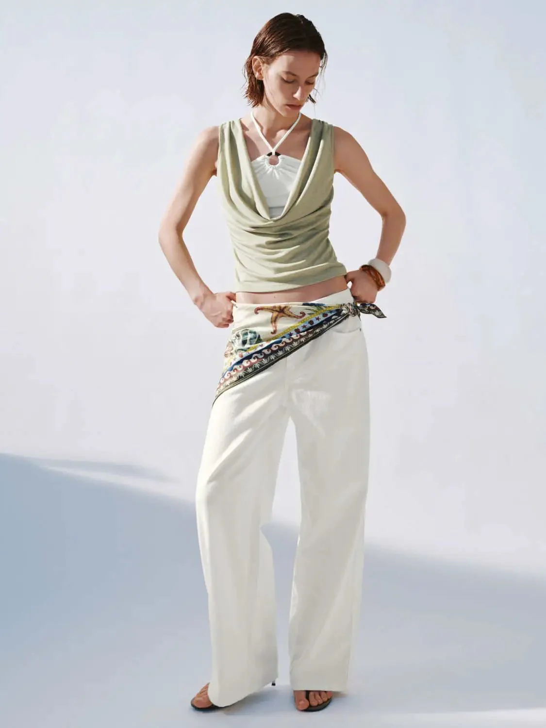 18004-2-in-1-contrast-cowl-neck-ruched-t-shirts-4.webp 2-In-1 Contrast Cowl Neck Ruched T-Shirts
