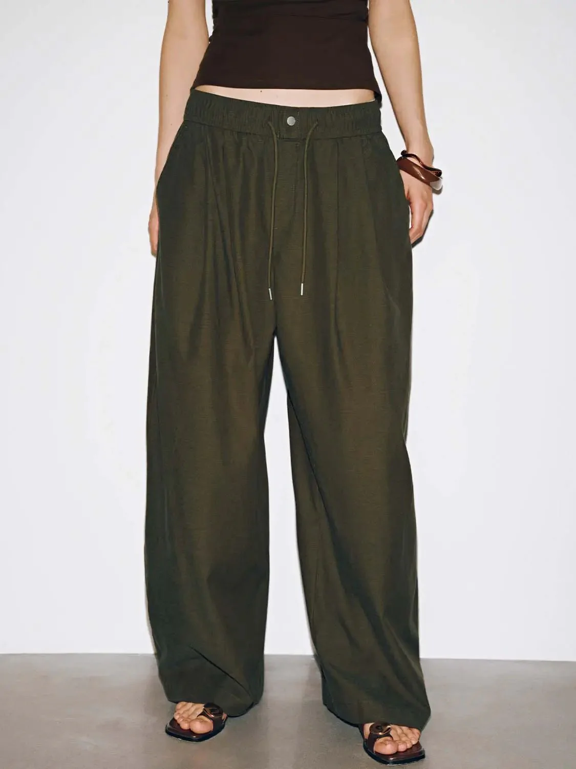 18056-drawstring-pull-on-pleated-barrel-leg-pants-1.webp Drawstring Pull On Pleated Barrel Leg Pants