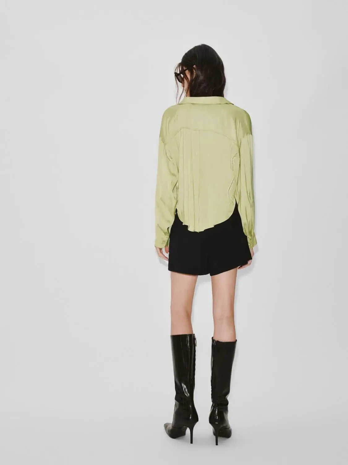 18061-chain-detail-shorts-6.webp Chain Detail Shorts