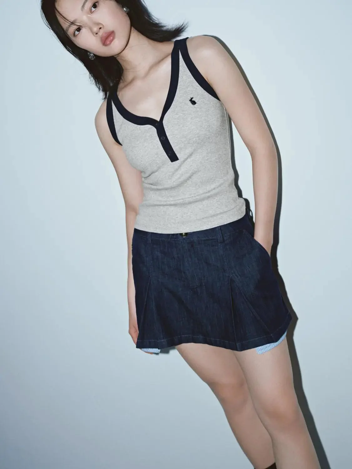 18075-contrast-trim-classic-cotton-stretch-tank-top-2.webp Contrast Trim Classic Cotton Stretch Tank Top