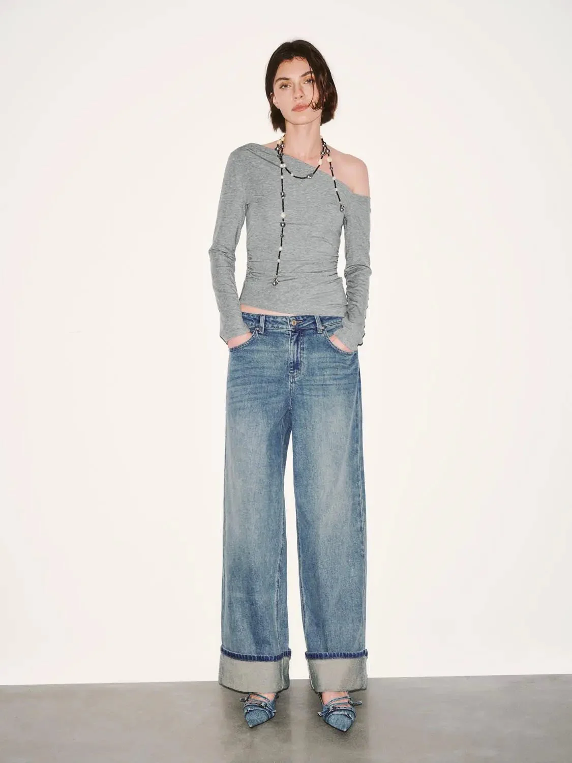 18181-lyocell-blend-cinched-one-shoulder-long-sleeve-t-shirt-12.webp Lyocell Blend Cinched One Shoulder Long Sleeve T Shirt