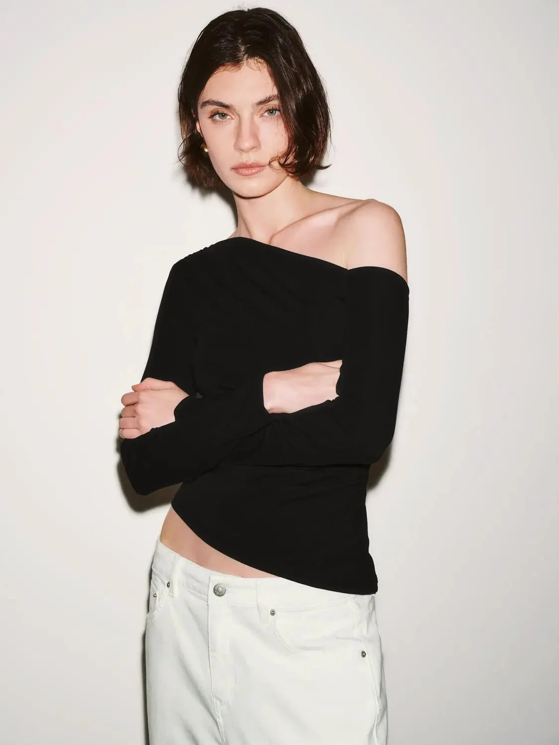 18181-lyocell-blend-cinched-one-shoulder-long-sleeve-t-shirt-18.webp Lyocell Blend Cinched One Shoulder Long Sleeve T Shirt