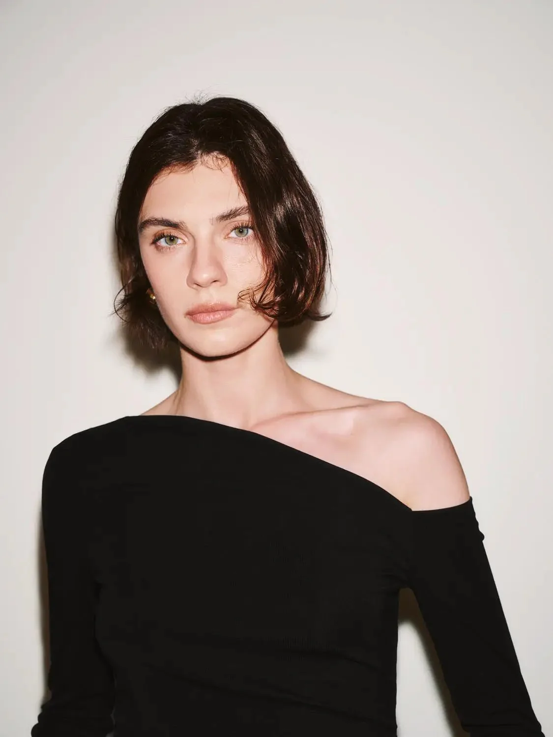 18181-lyocell-blend-cinched-one-shoulder-long-sleeve-t-shirt-19.webp Lyocell Blend Cinched One Shoulder Long Sleeve T Shirt