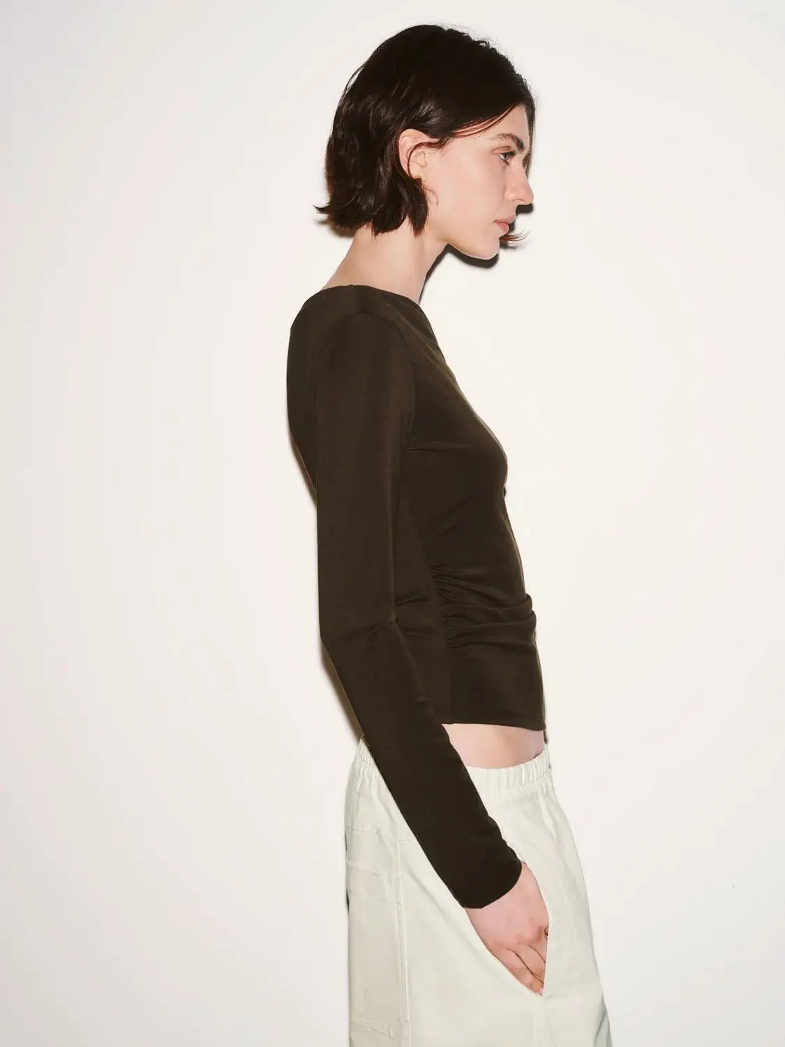 18181-lyocell-blend-cinched-one-shoulder-long-sleeve-t-shirt-2.webp Lyocell Blend Cinched One Shoulder Long Sleeve T Shirt