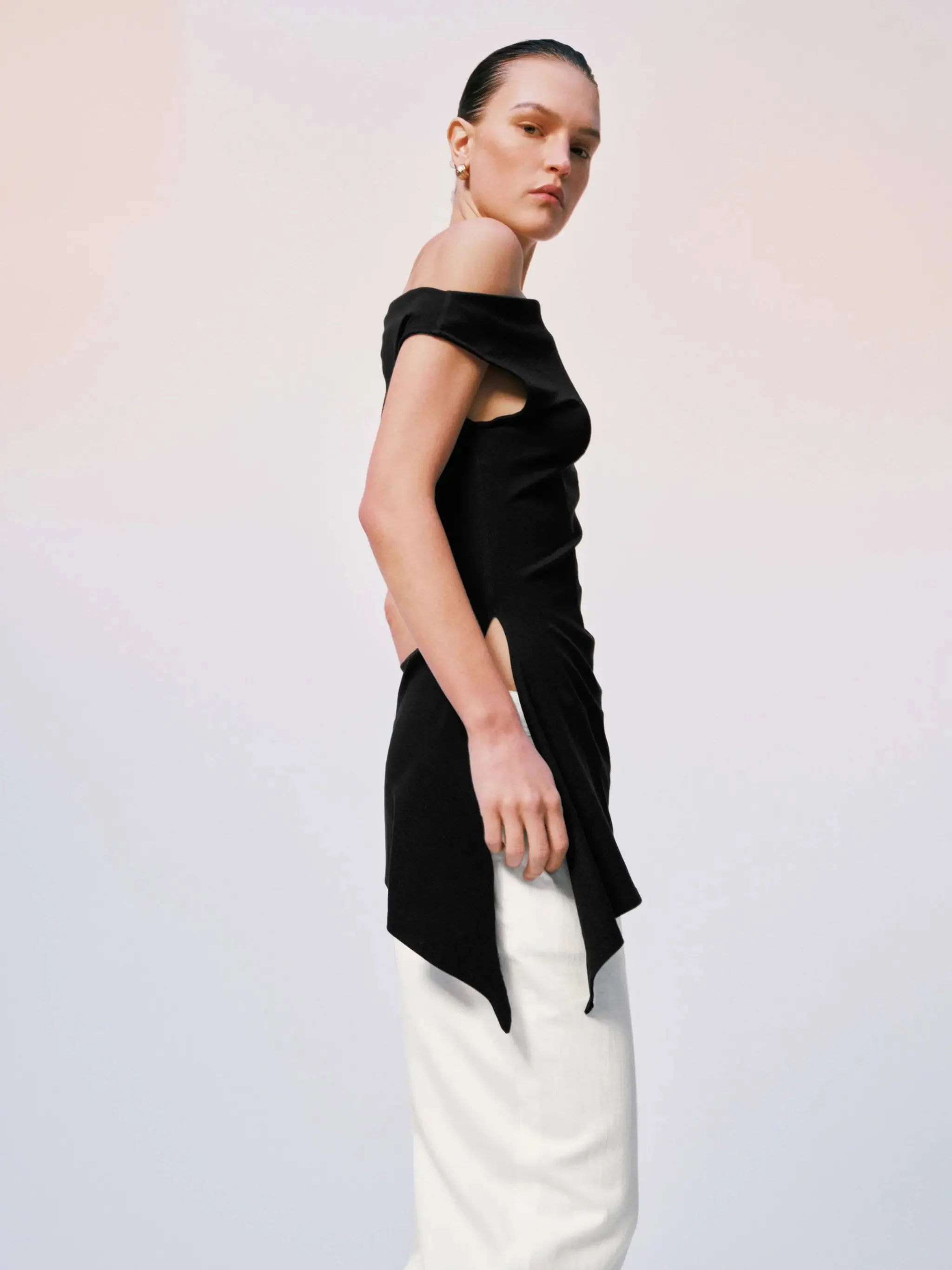 1840-asymmetric-one-shoulder-ruched-knit-silhouette-top-2.webp Asymmetric One Shoulder Ruched Knit Silhouette Top