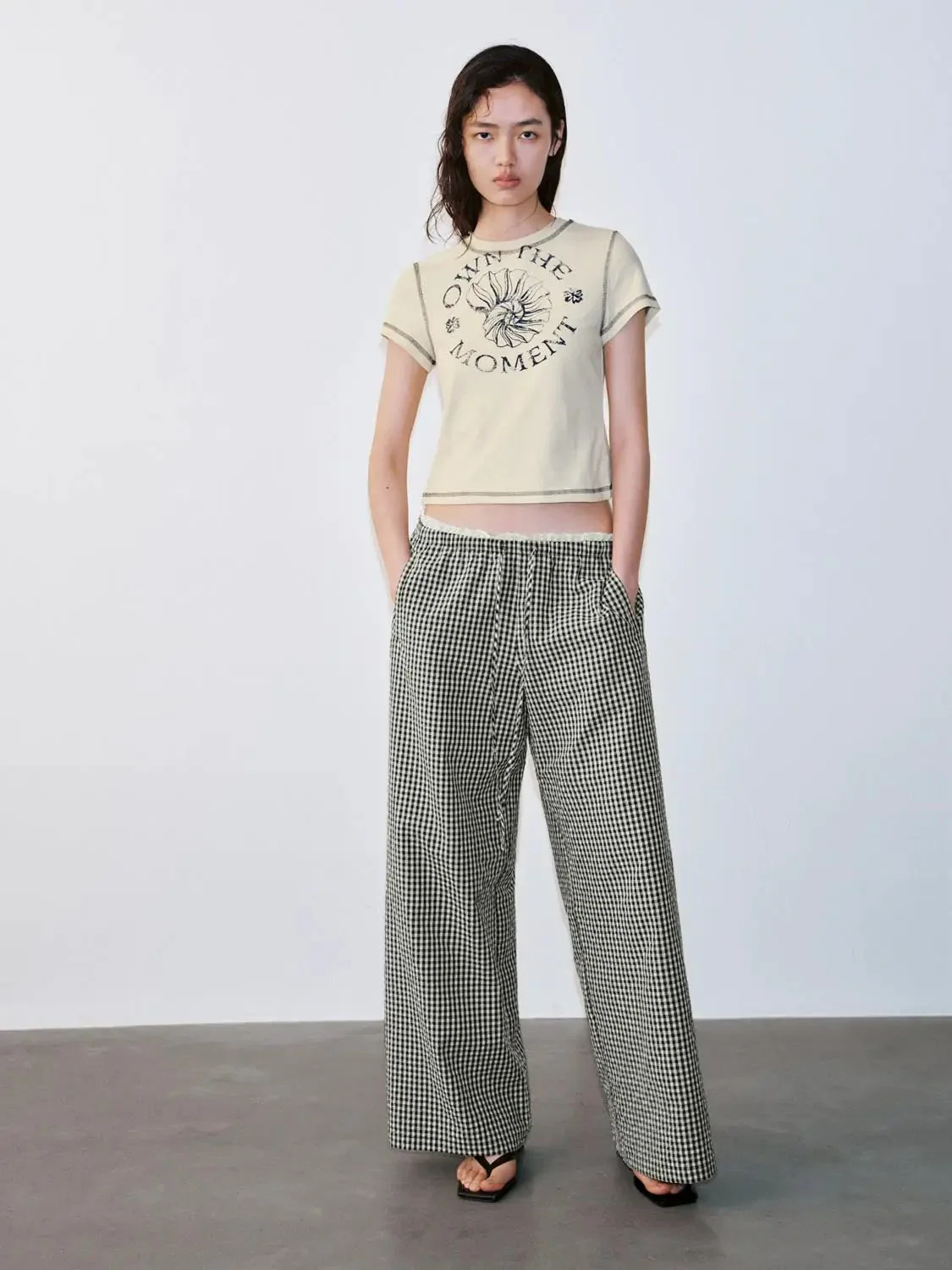 18448-cotton-crew-neck-tee-with-contrast-stitch-print-t-shirts-4.webp Cotton Crew Neck Tee With Contrast Stitch Print T-Shirts