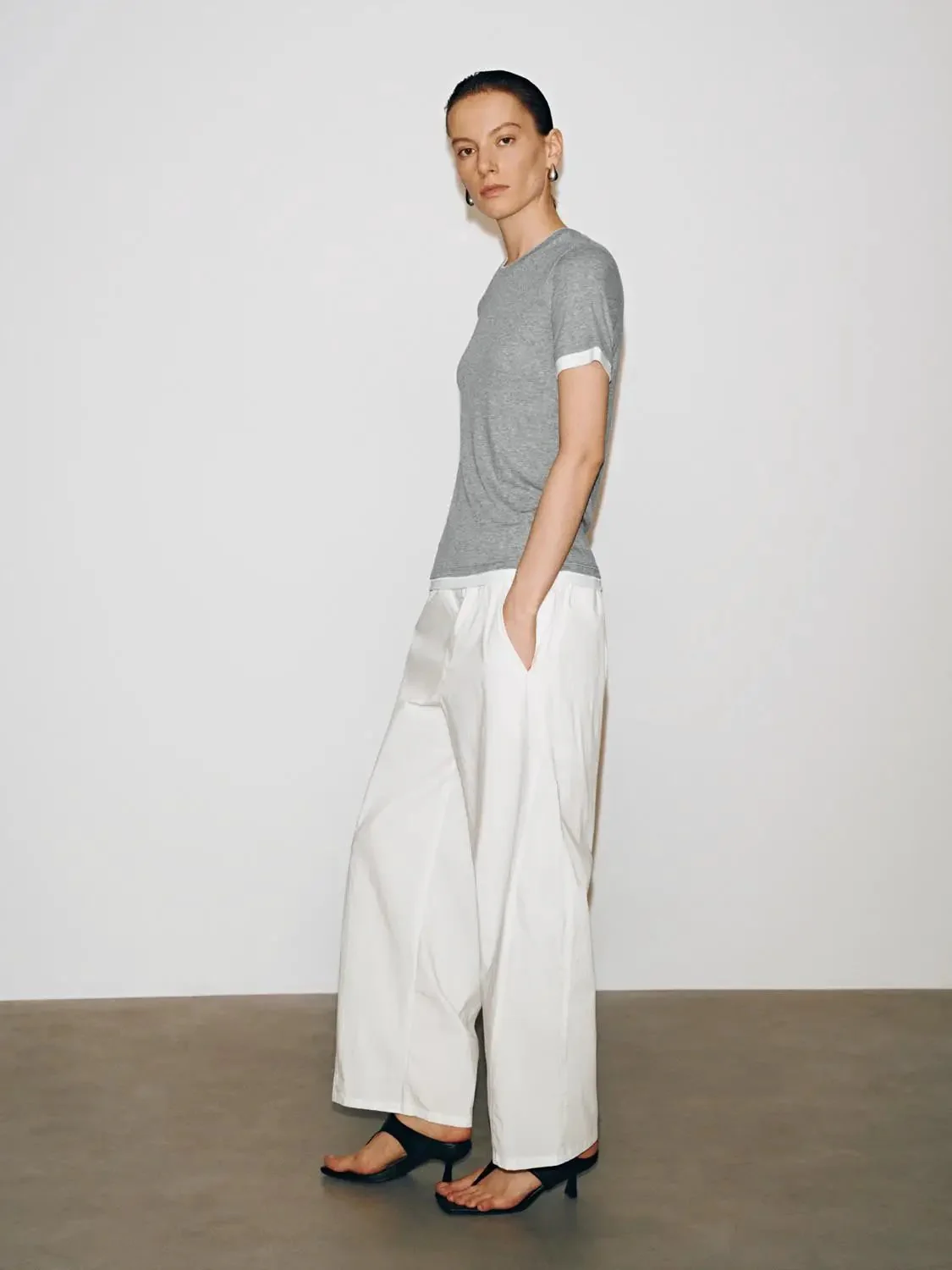 1852-lyocell-wool-blend-contrast-crew-neck-t-shirt-4.webp Lyocell Wool Blend Contrast Crew Neck T Shirt