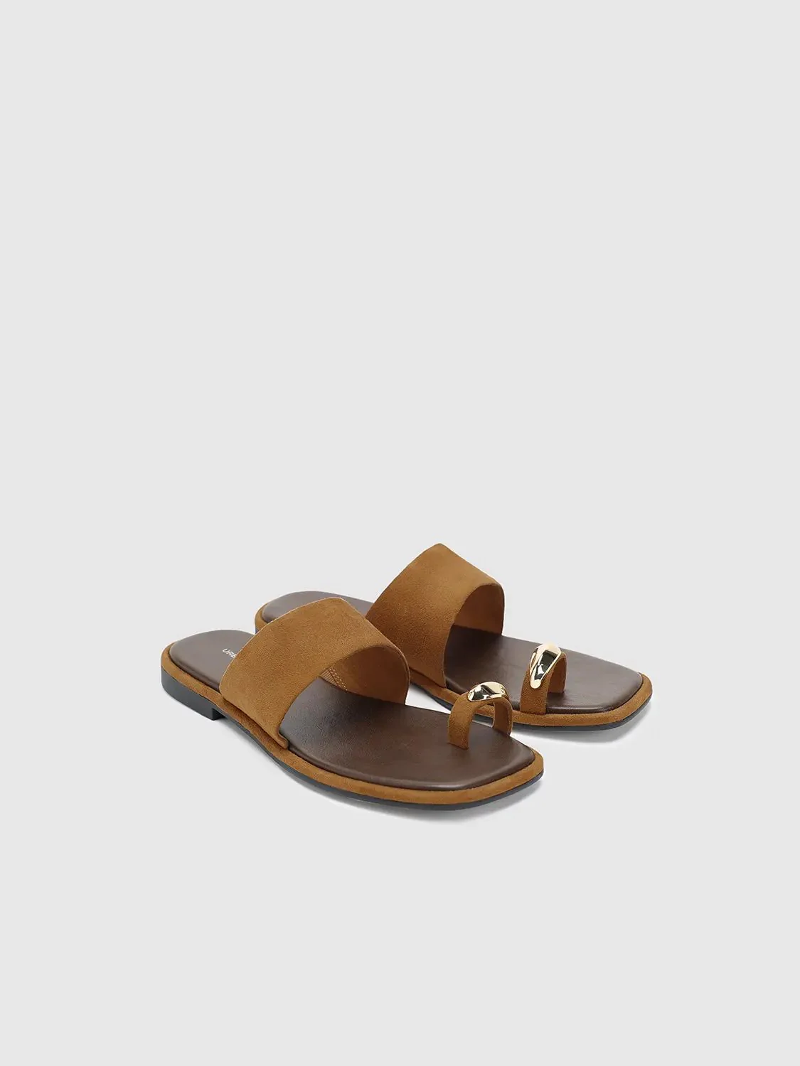 18576-two-tone-suede-strap-flat-with-gold-studs-slippers-13.webp Two Tone Suede Strap Flat With Gold Studs Slippers