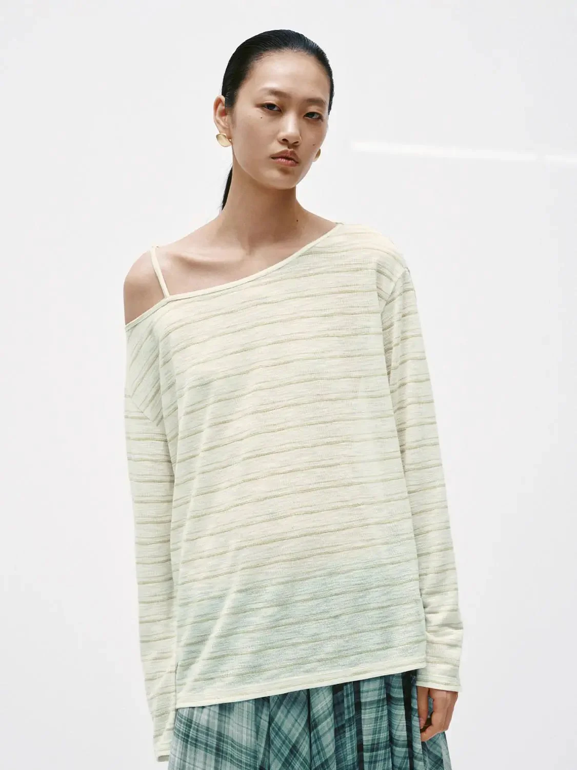 18643-cotton-blend-striped-one-shoulder-loose-fit-top-t-shirts-1.webp Cotton Blend Striped One Shoulder Loose Fit Top T-Shirts