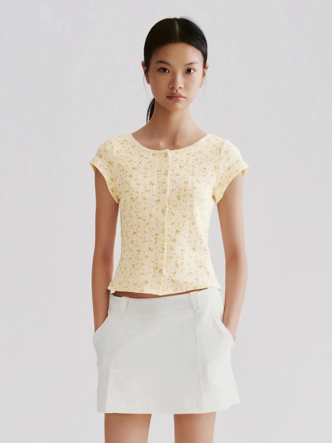 18760-floral-printed-cropped-skinny-fit-t-shirts-for-all-day-comfort-9.webp Floral Printed Cropped Skinny Fit T-Shirts For All Day Comfort