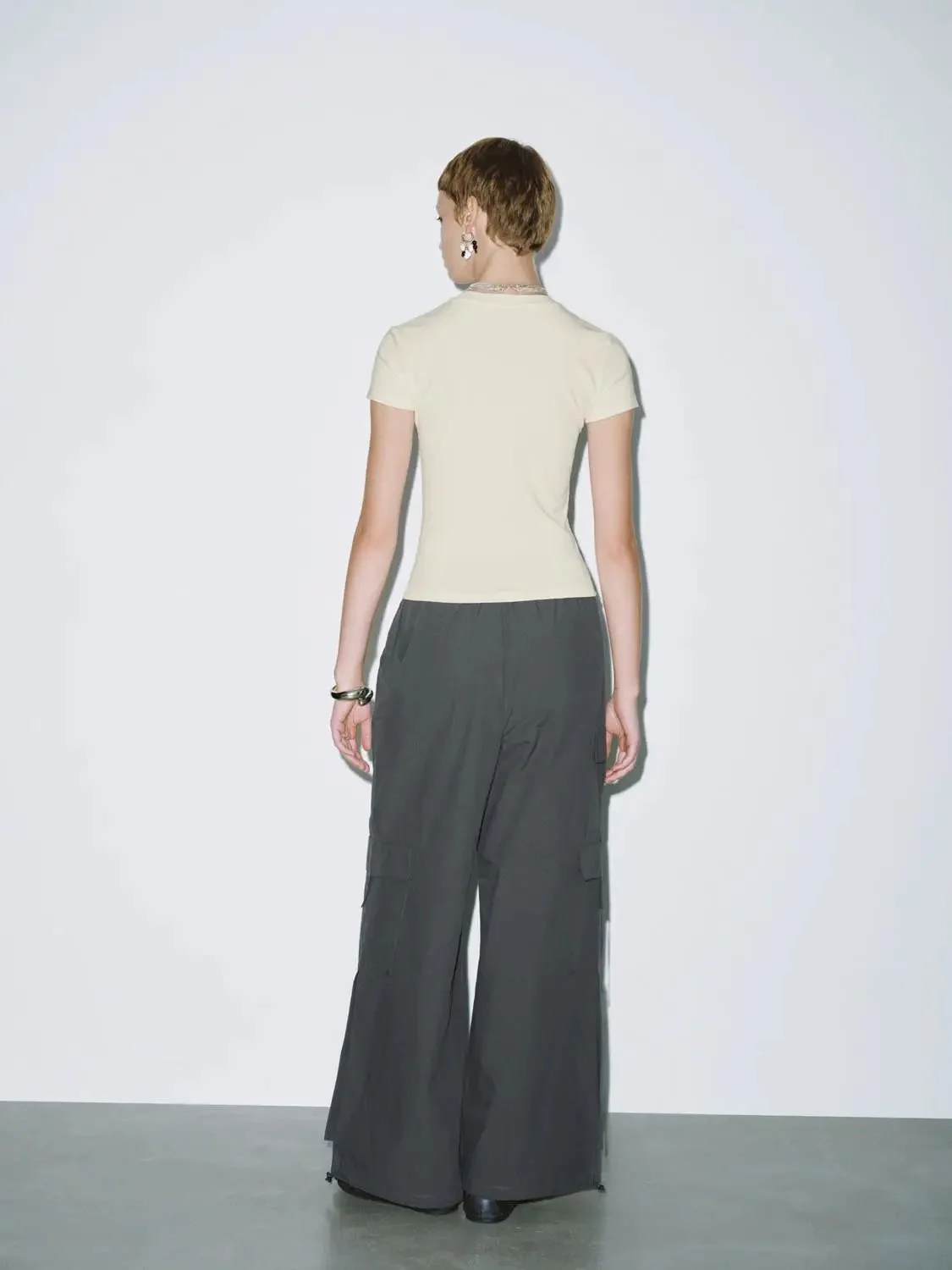 18810-drawstring-pull-on-flap-pocket-wide-leg-cargo-pants-3.webp Drawstring Pull On Flap Pocket Wide Leg Cargo Pants