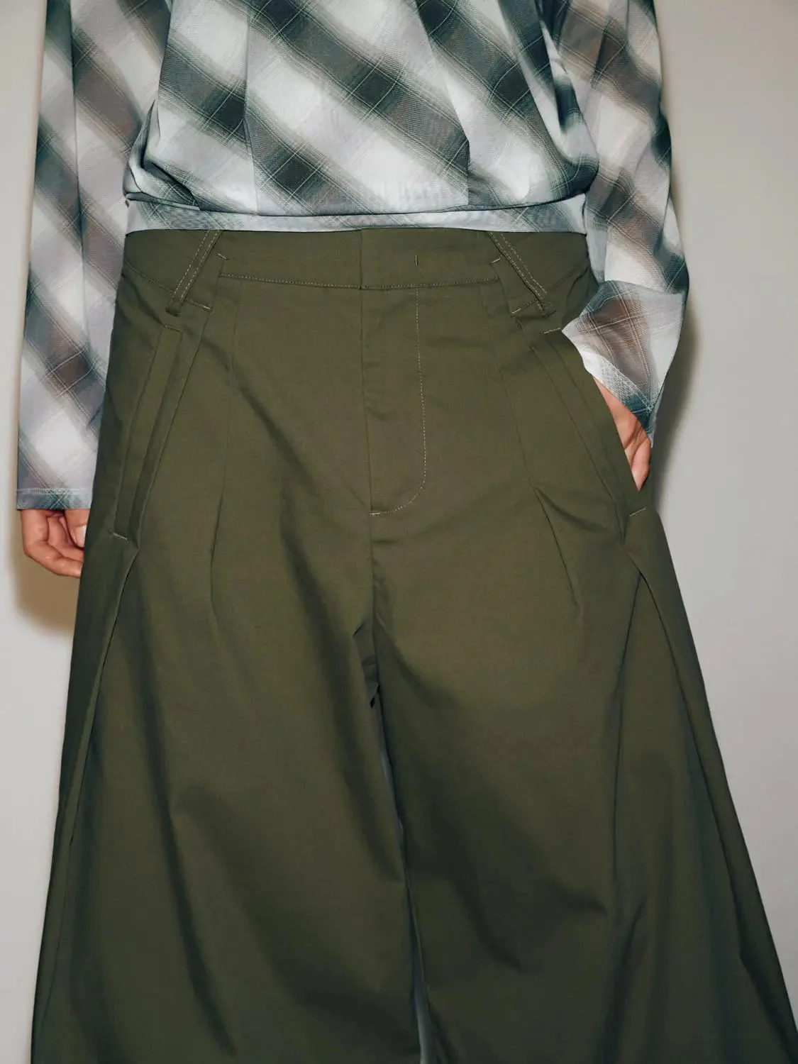 18825-pleat-detail-wide-leg-pants-fashionable-trousers-5.webp Pleat Detail Wide Leg Pants Fashionable Trousers