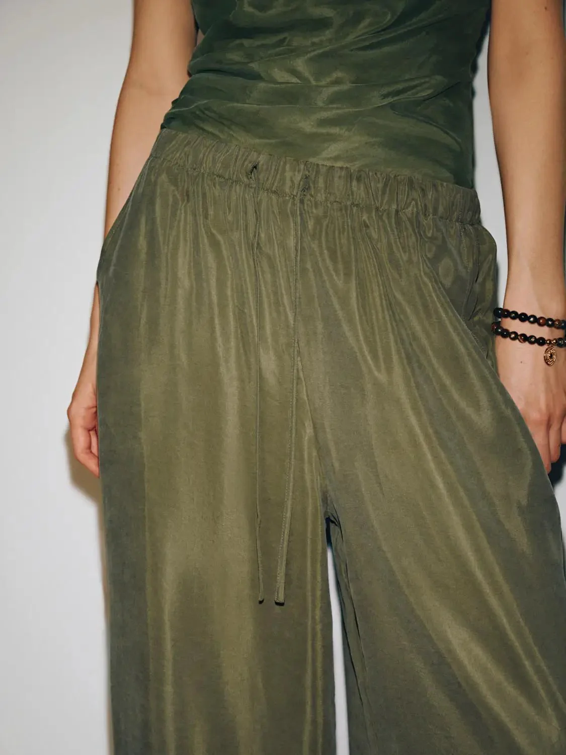 18837-women-drawstring-pull-on-wide-leg-pants-casual-comfort-everyday-wear-5.webp Women Drawstring Pull On Wide Leg Pants Casual Comfort Everyday Wear