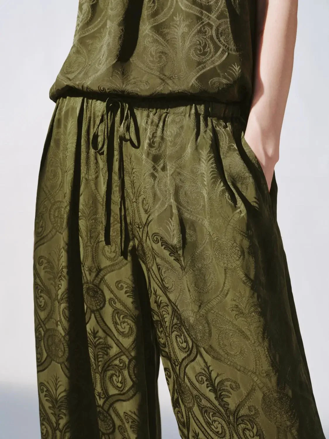 18843-drawstring-pull-on-printed-wide-leg-pants-with-slight-stretch-5.webp Drawstring Pull On Printed Wide Leg Pants With Slight Stretch