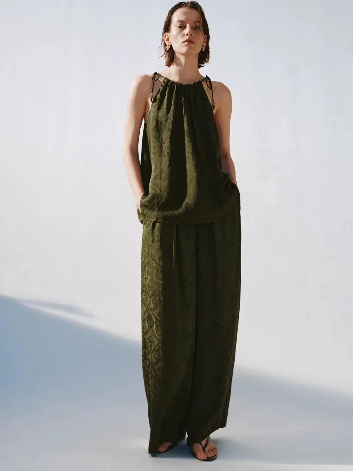 18843-drawstring-pull-on-printed-wide-leg-pants-with-slight-stretch-6.webp Drawstring Pull On Printed Wide Leg Pants With Slight Stretch