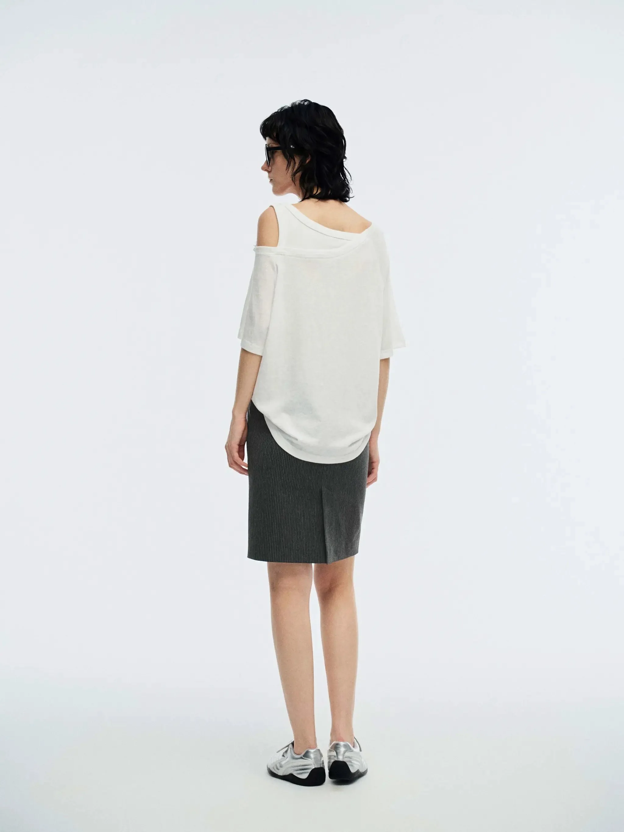 18888-belted-striped-back-slit-straight-midi-skirts-7.webp Belted Striped Back Slit Straight Midi Skirts