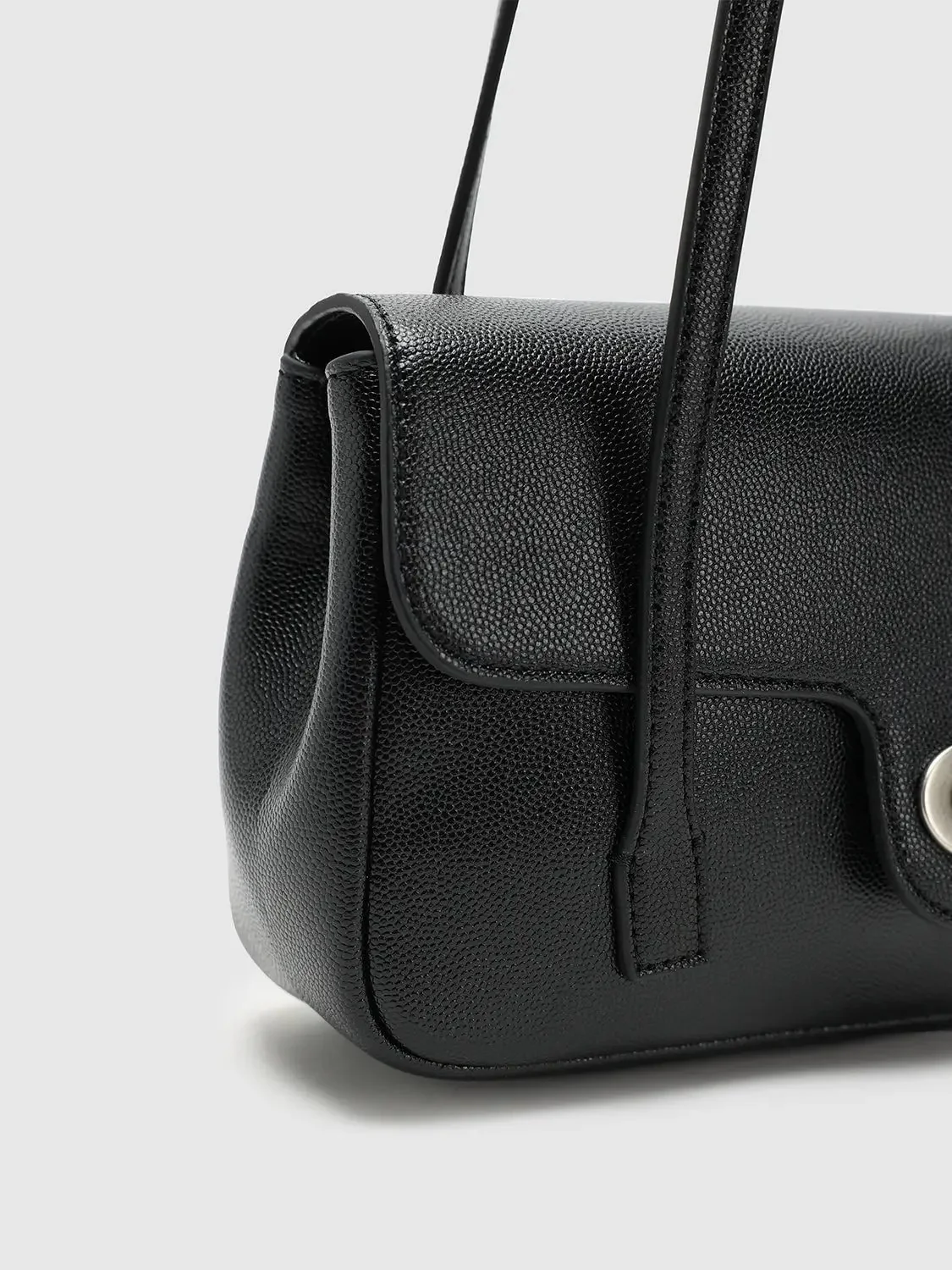 18900-faux-leather-minimalist-structured-shoulder-bags-12.webp Faux Leather Minimalist Structured Shoulder Bags