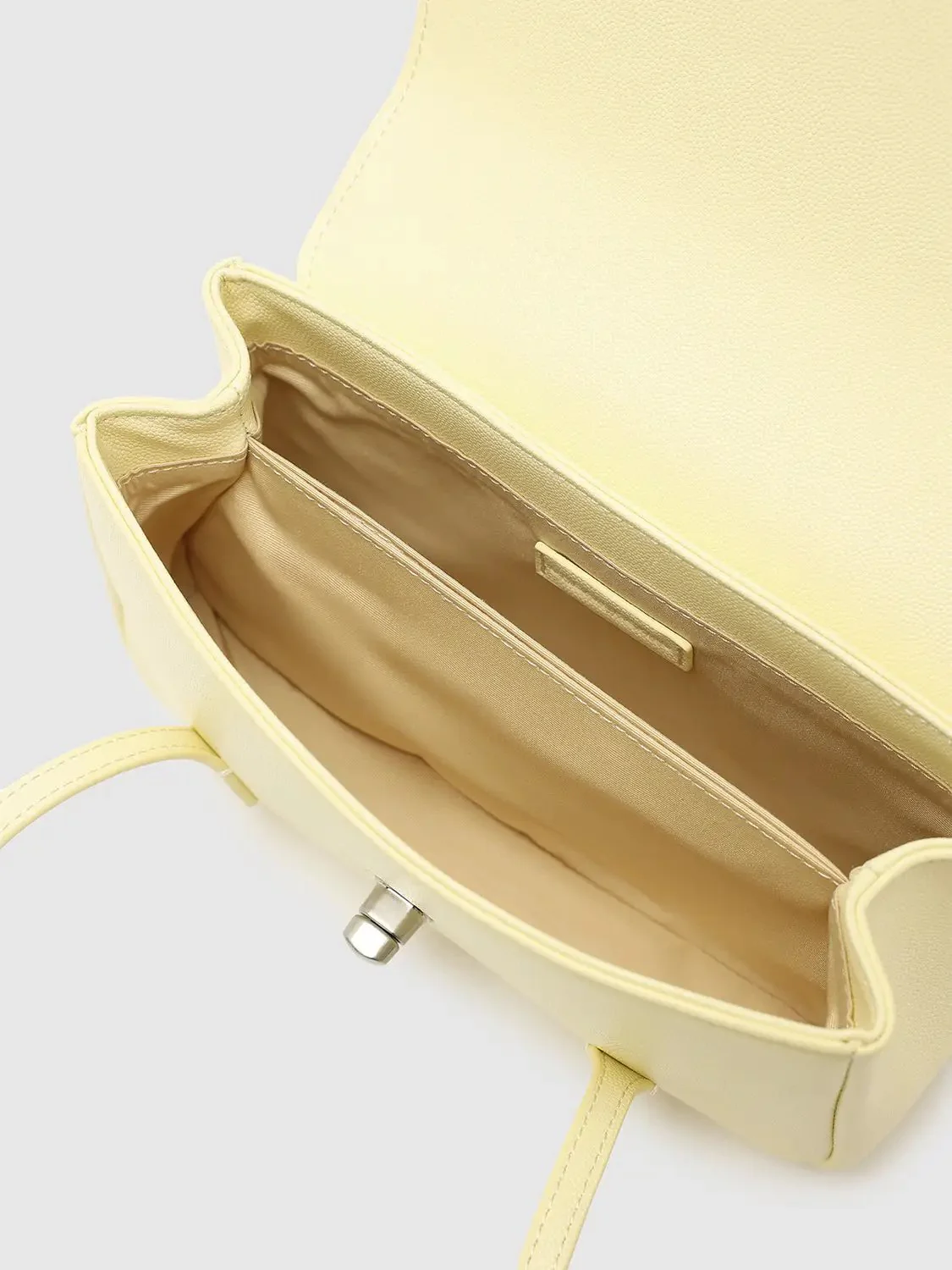 18900-faux-leather-minimalist-structured-shoulder-bags-6.webp Faux Leather Minimalist Structured Shoulder Bags