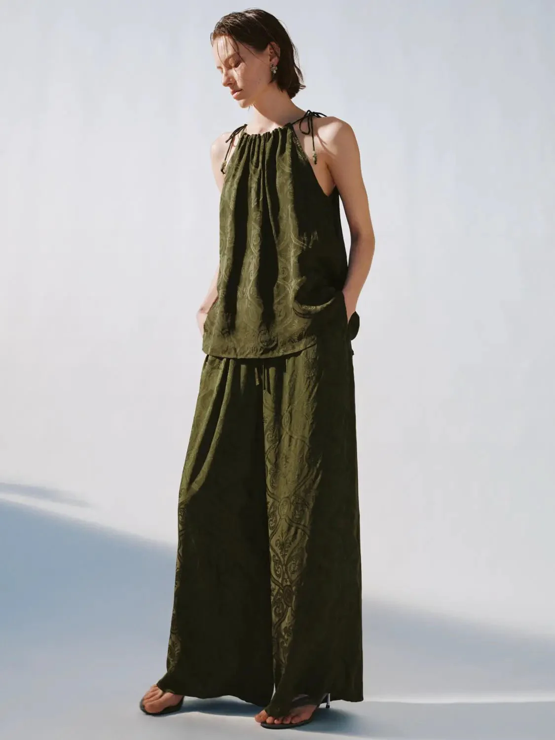 18903-strappy-printed-drawstring-cami-tops-for-summer-beachwear-4.webp Strappy Printed Drawstring Cami Tops for Summer Beachwear