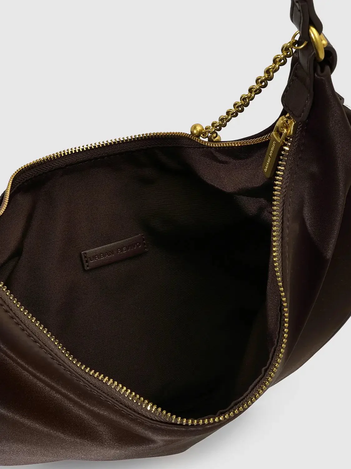 18970-chain-detail-crescent-stretch-fabric-shoulder-bags-6.webp Chain Detail Crescent Stretch Fabric Shoulder Bags