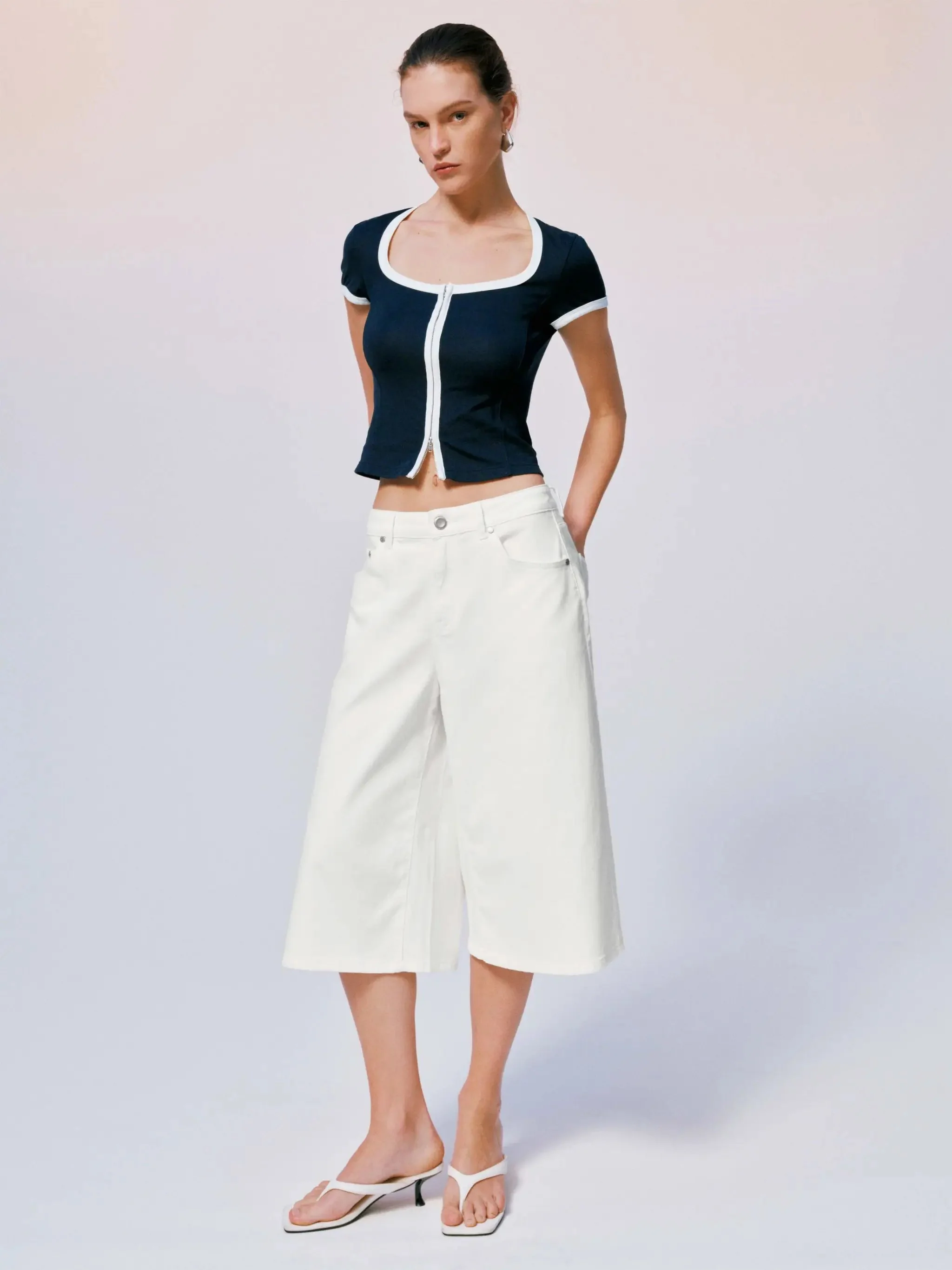 18980-contrast-trim-square-neck-zip-up-cropped-skinny-fit-t-shirts-4.webp Contrast Trim Square Neck Zip Up Cropped Skinny Fit T-Shirts