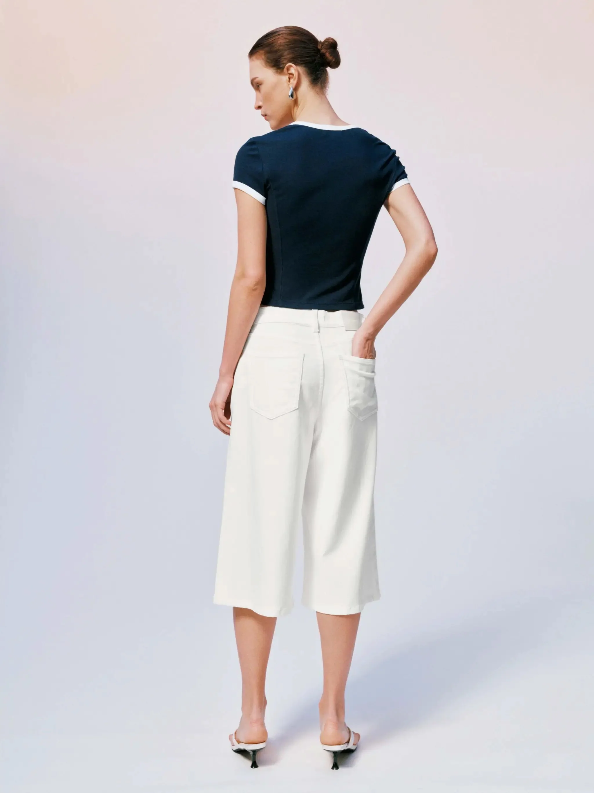 18980-contrast-trim-square-neck-zip-up-cropped-skinny-fit-t-shirts-6.webp Contrast Trim Square Neck Zip Up Cropped Skinny Fit T-Shirts