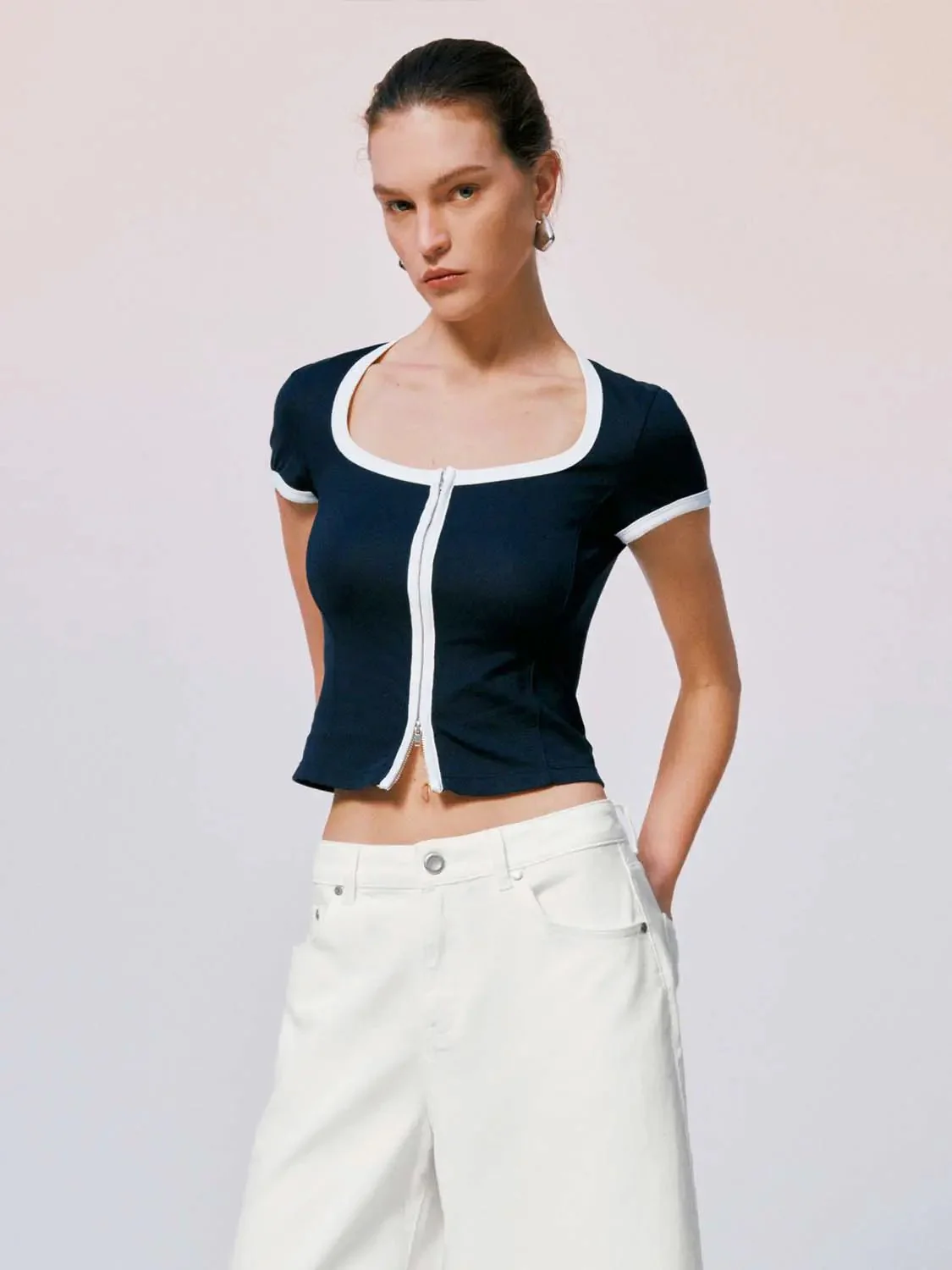 18980-contrast-trim-square-neck-zip-up-cropped-skinny-fit-t-shirts-9.webp Contrast Trim Square Neck Zip Up Cropped Skinny Fit T-Shirts