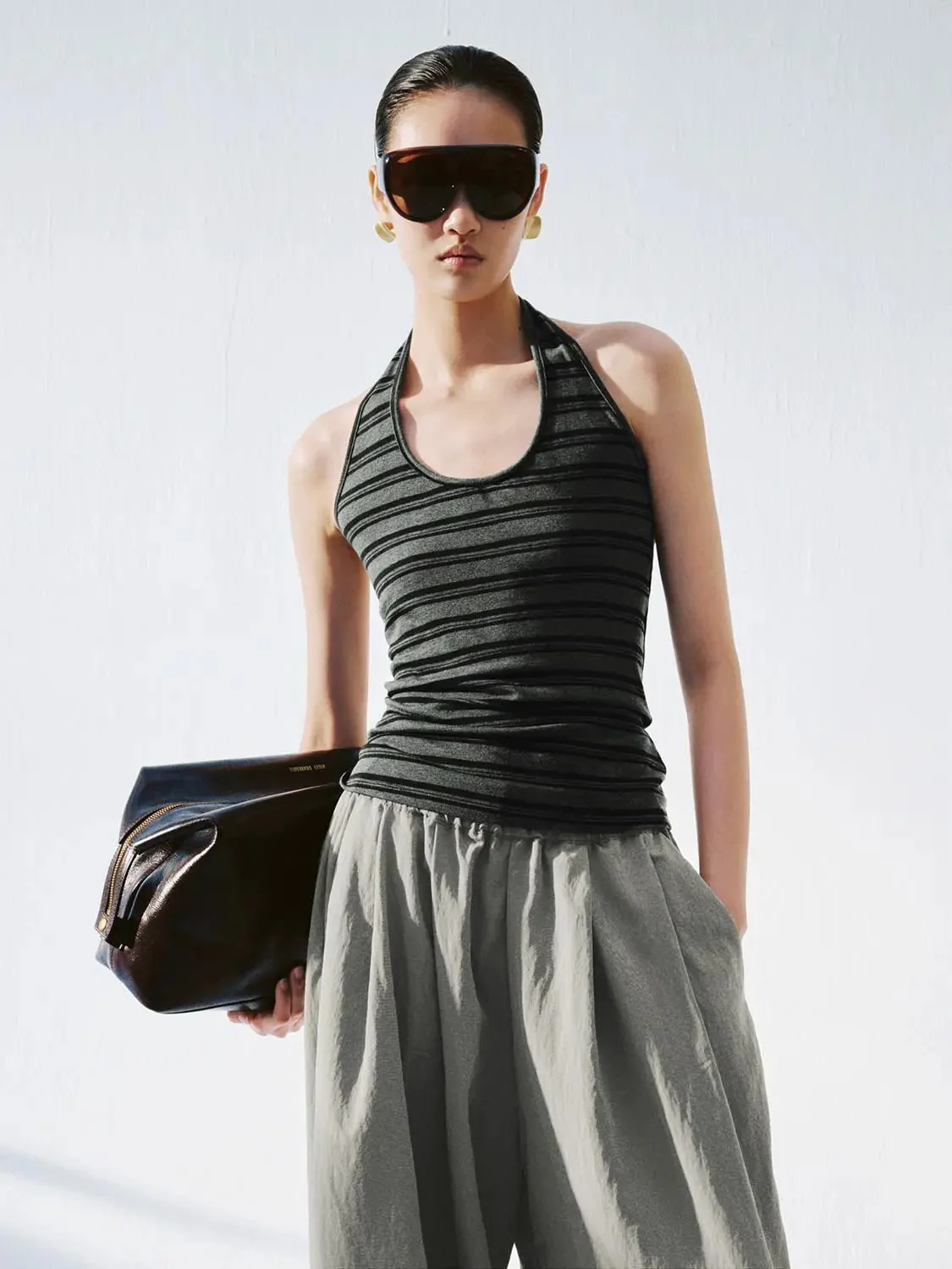 19012-halter-u-neck-contrast-striped-skinny-fit-tank-tops-1.webp Halter U-Neck Contrast Striped Skinny Fit Tank Tops