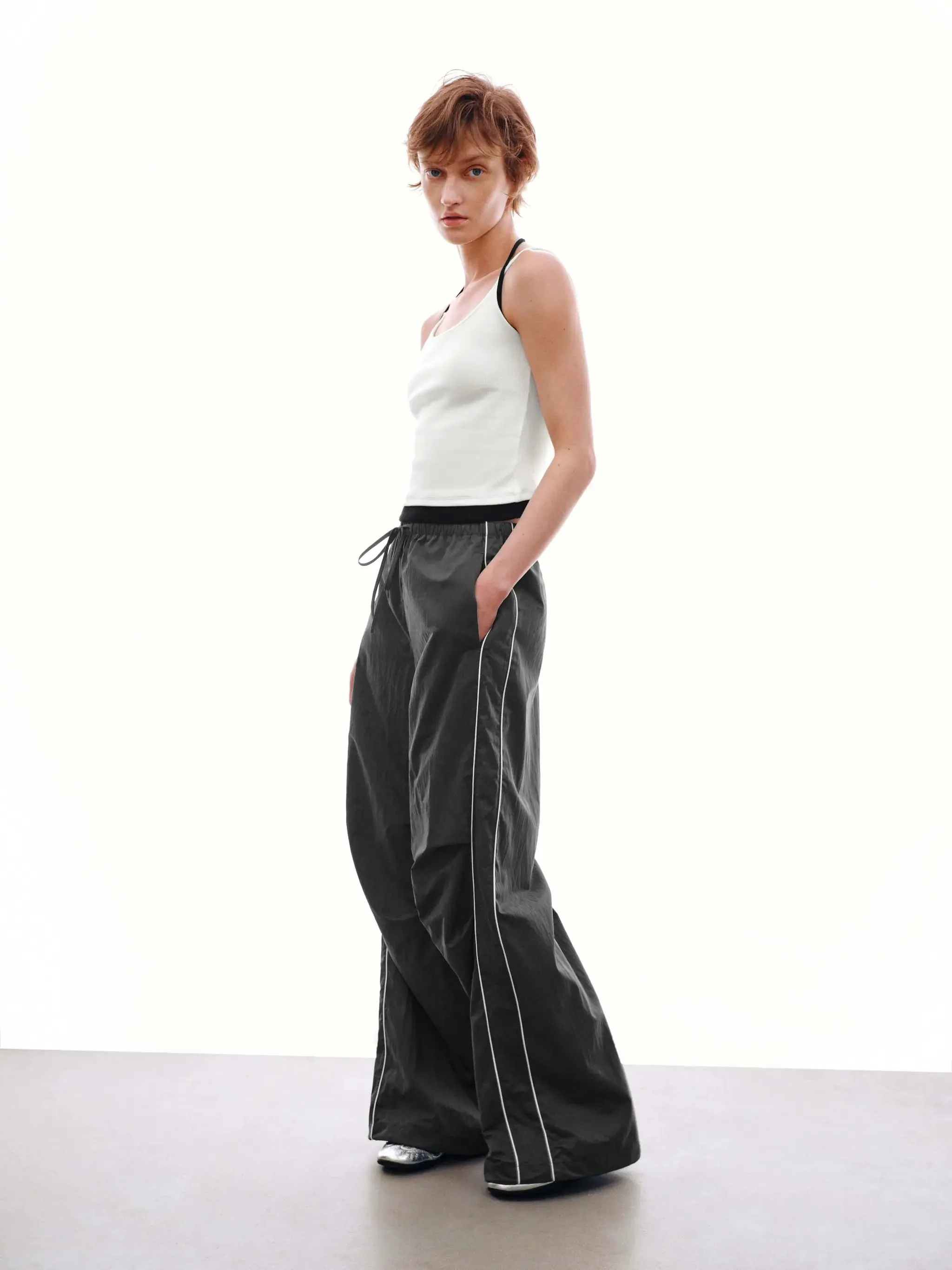 19035-side-stripe-drawstring-pleated-wide-leg-pants-pull-on-comfort-11.webp Side Stripe Drawstring Pleated Wide Leg Pants Pull On Comfort