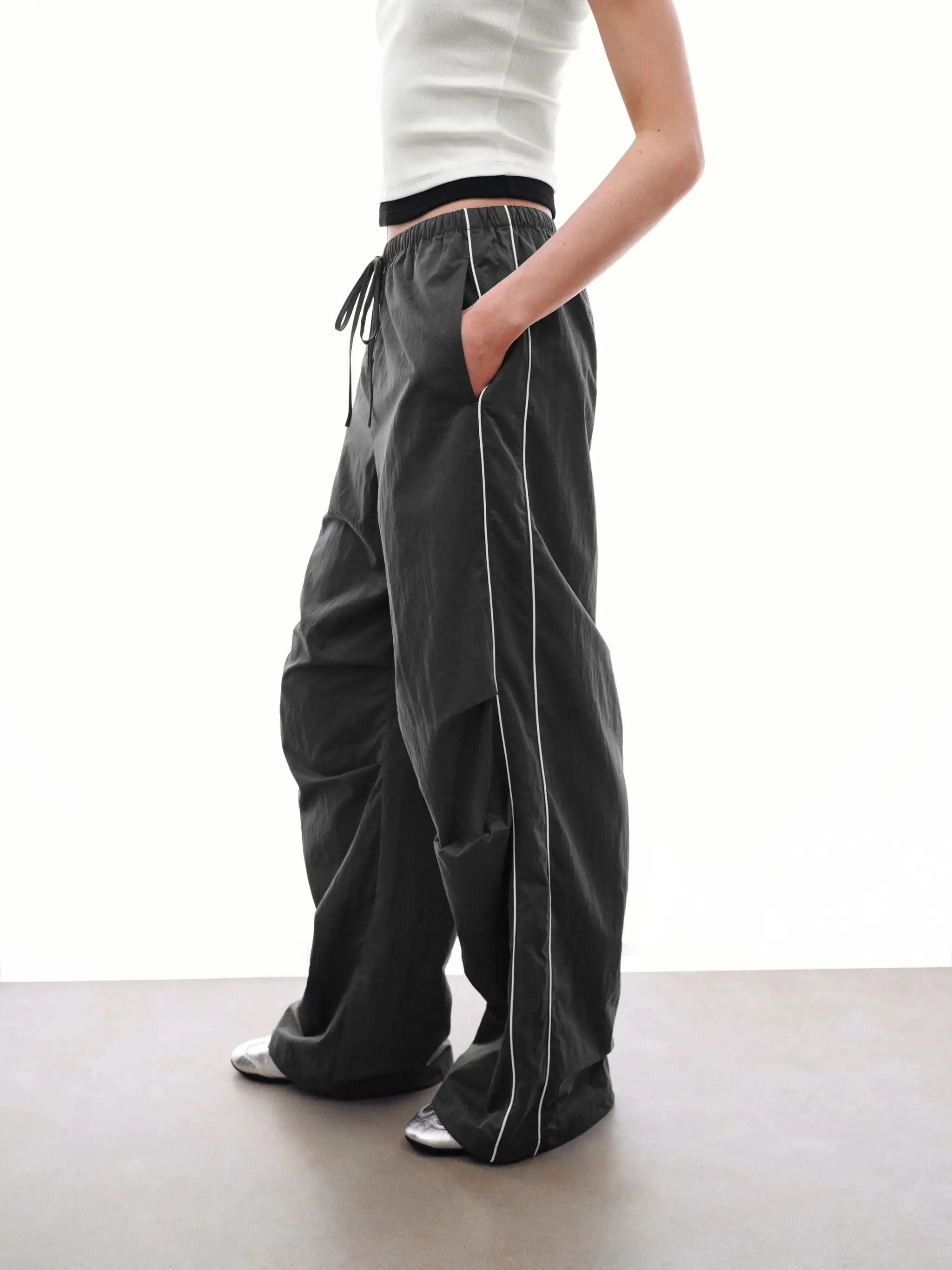 19035-side-stripe-drawstring-pleated-wide-leg-pants-pull-on-comfort-13.webp Side Stripe Drawstring Pleated Wide Leg Pants Pull On Comfort