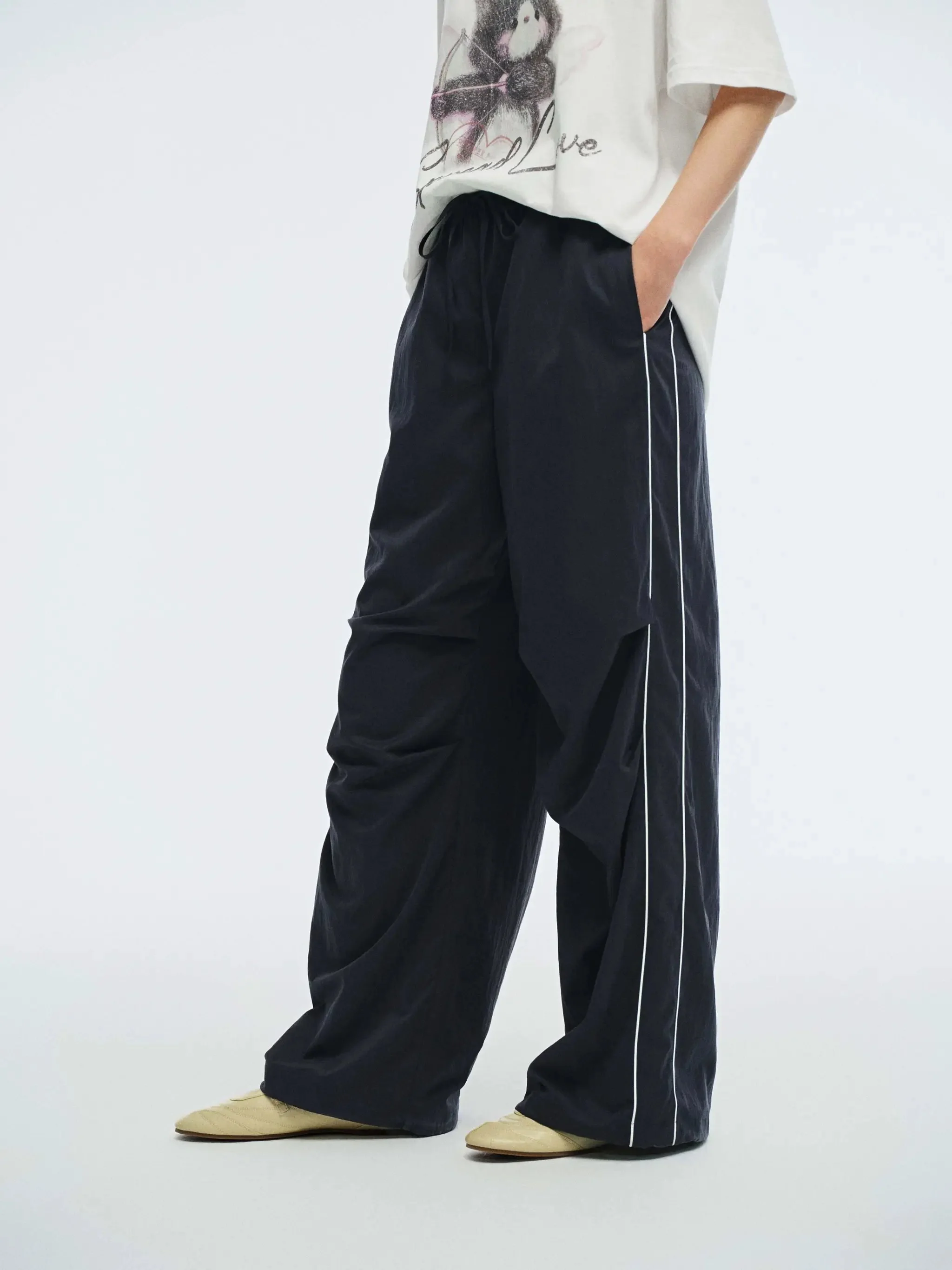 19035-side-stripe-drawstring-pleated-wide-leg-pants-pull-on-comfort-4.webp Side Stripe Drawstring Pleated Wide Leg Pants Pull On Comfort