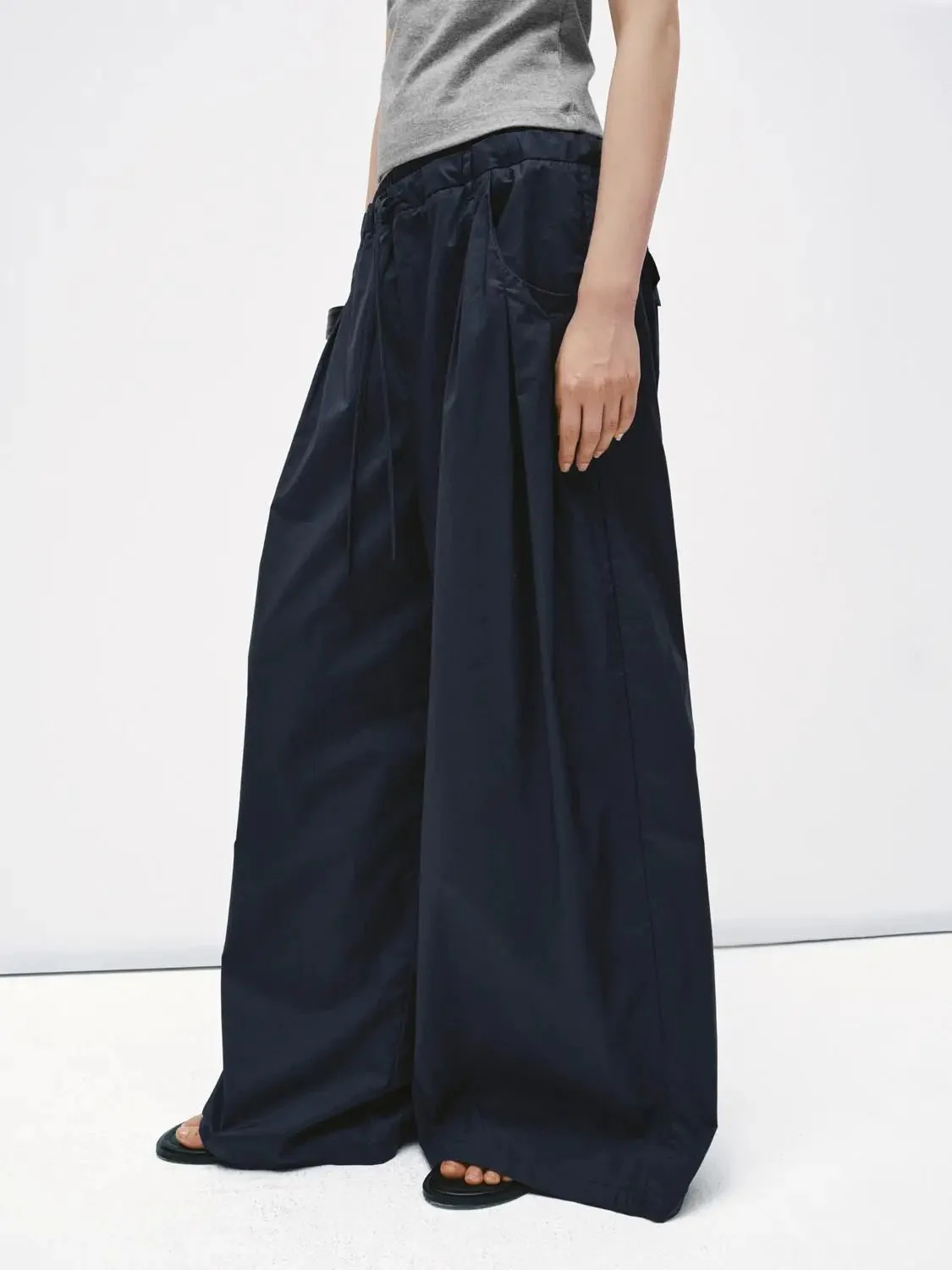 19059-pleat-detail-drawstring-wide-leg-pants-5.webp Pleat Detail Drawstring Wide Leg Pants