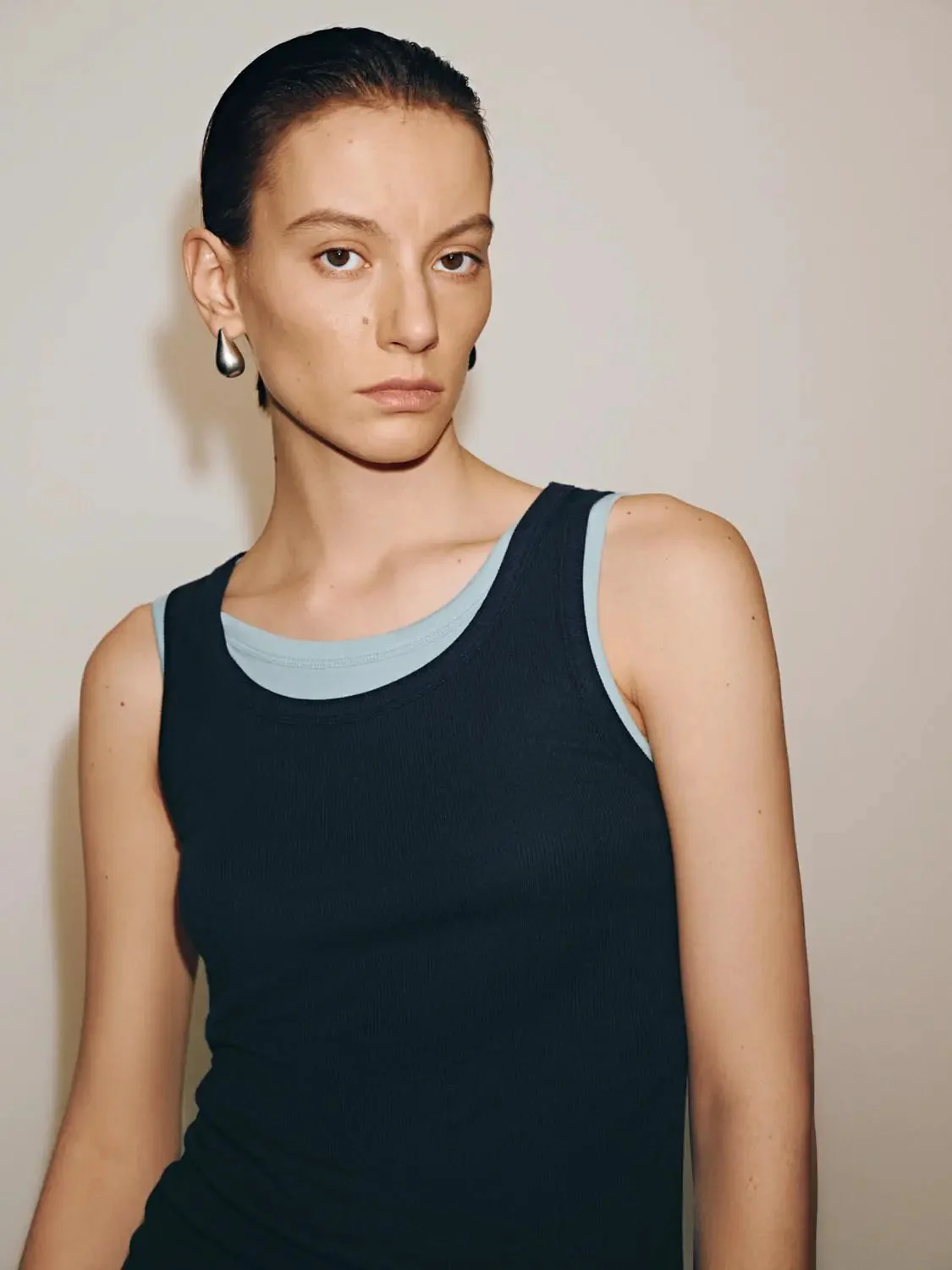 19076-two-tone-contrast-trim-layered-skinny-knit-tank-tops-3.webp Two Tone Contrast Trim Layered Skinny Knit Tank Tops