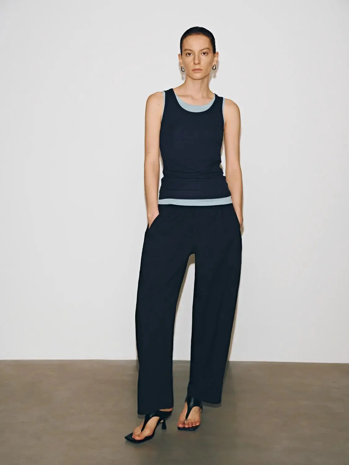 19076-two-tone-contrast-trim-layered-skinny-knit-tank-tops-4.webp Two Tone Contrast Trim Layered Skinny Knit Tank Tops