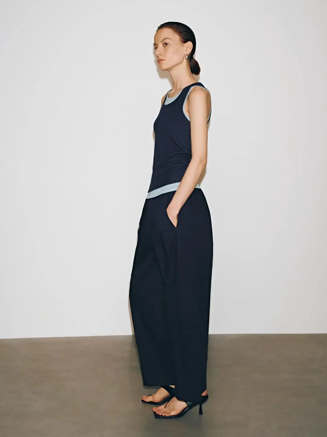 19076-two-tone-contrast-trim-layered-skinny-knit-tank-tops-5.webp Two Tone Contrast Trim Layered Skinny Knit Tank Tops